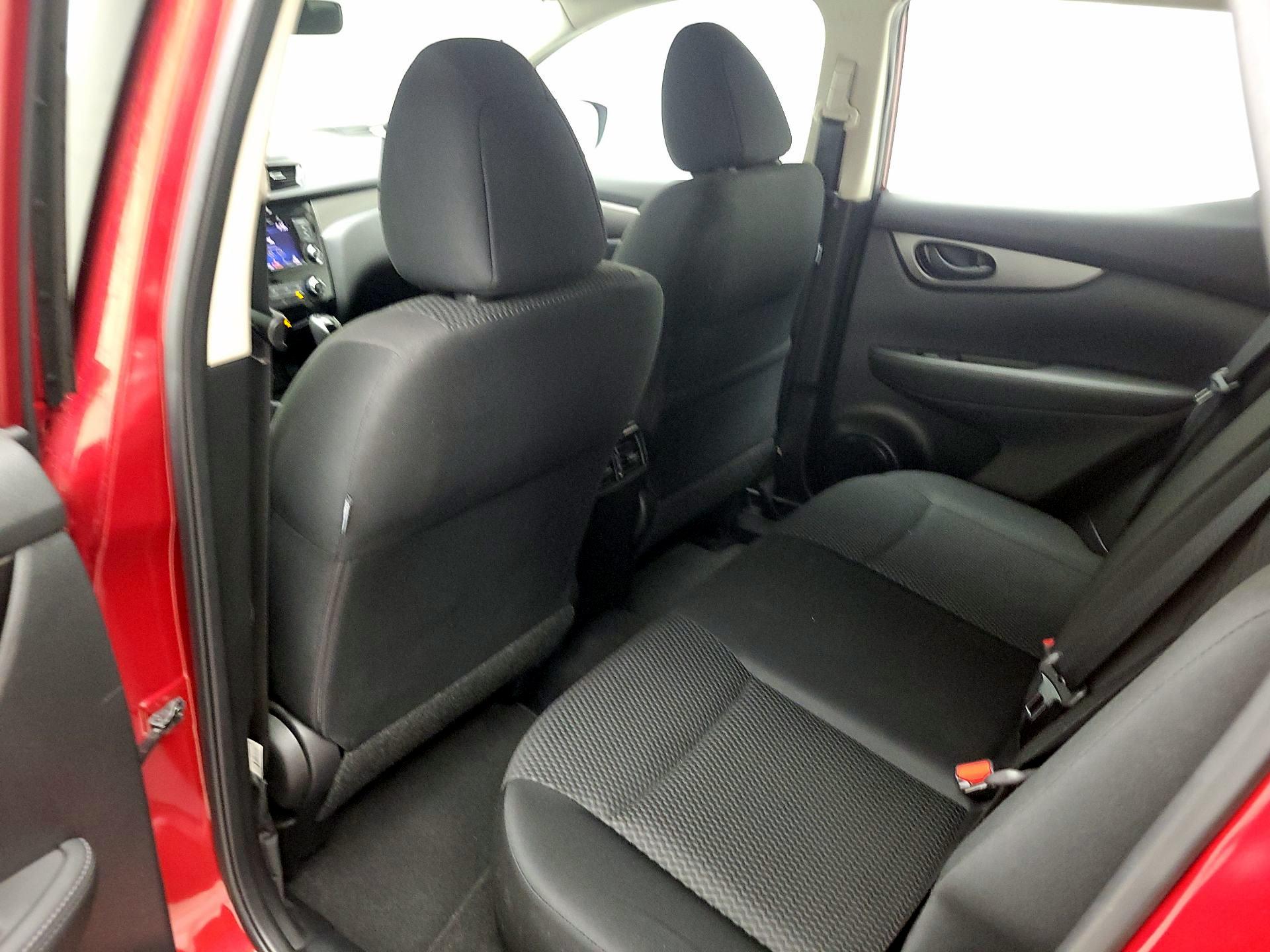 Thumbnail: 2019 Nissan Rogue Sport - 19