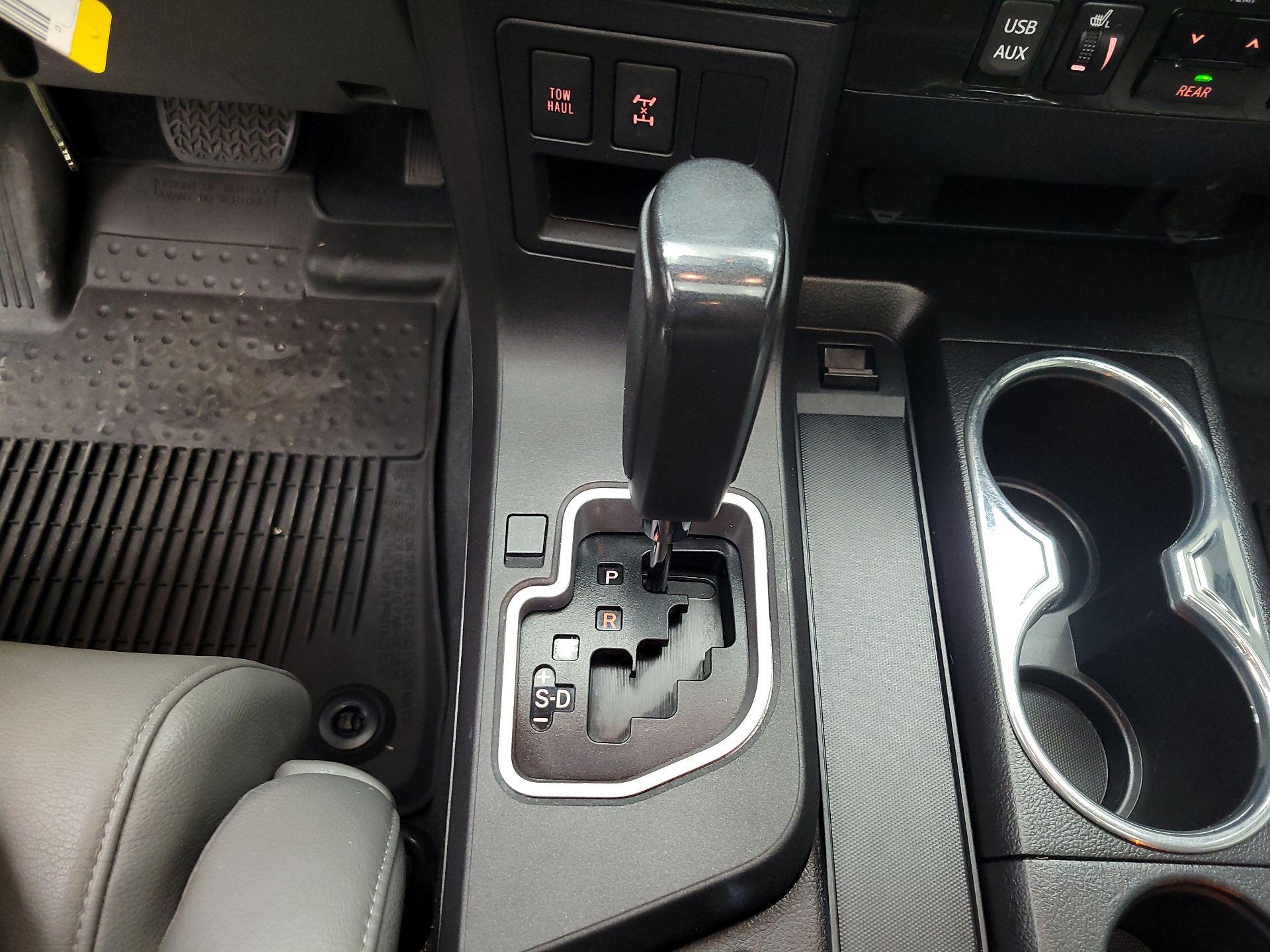 Thumbnail: 2019 Toyota Sequoia - 18