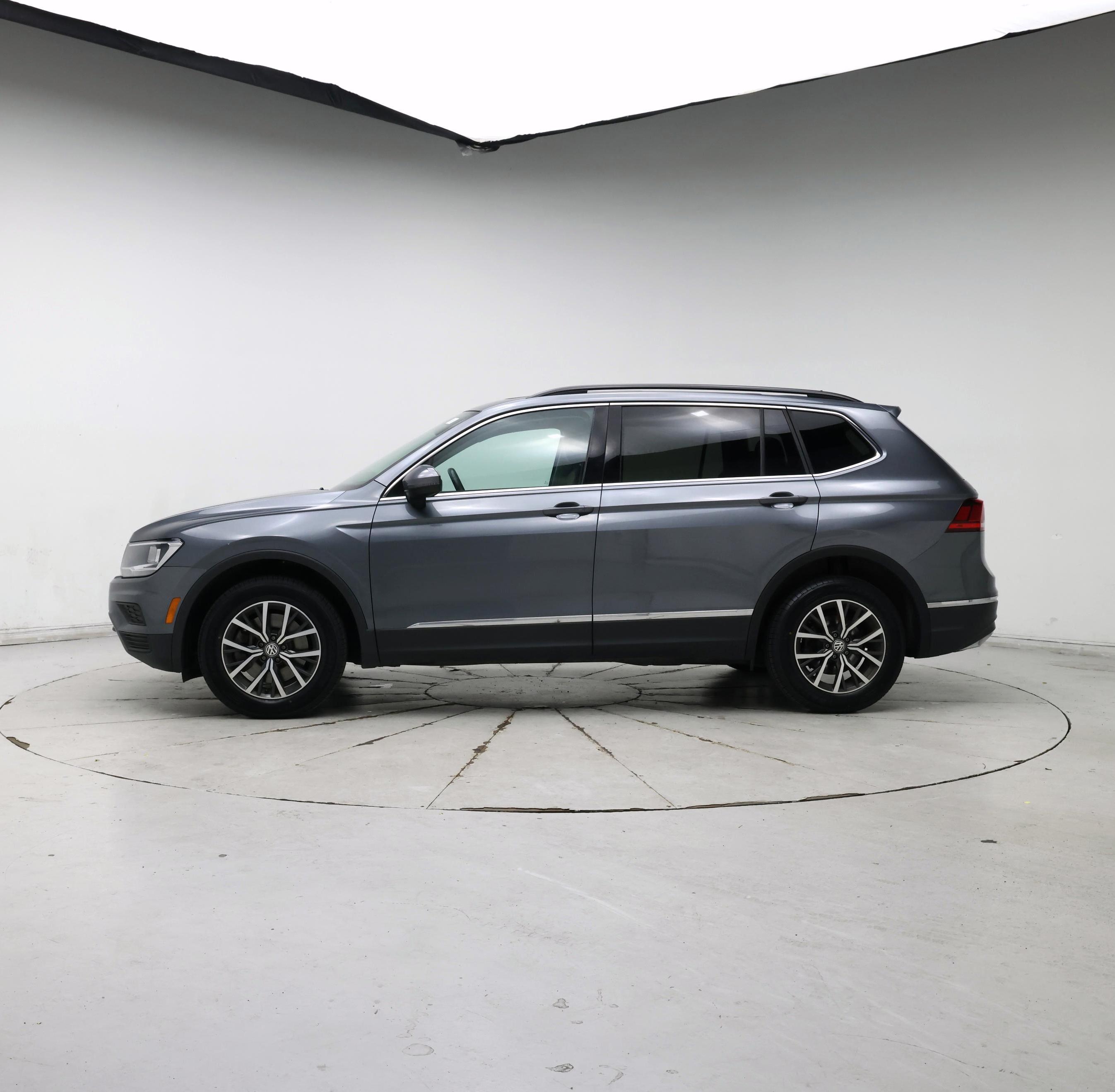 Thumbnail: 2018 Volkswagen Tiguan - 3