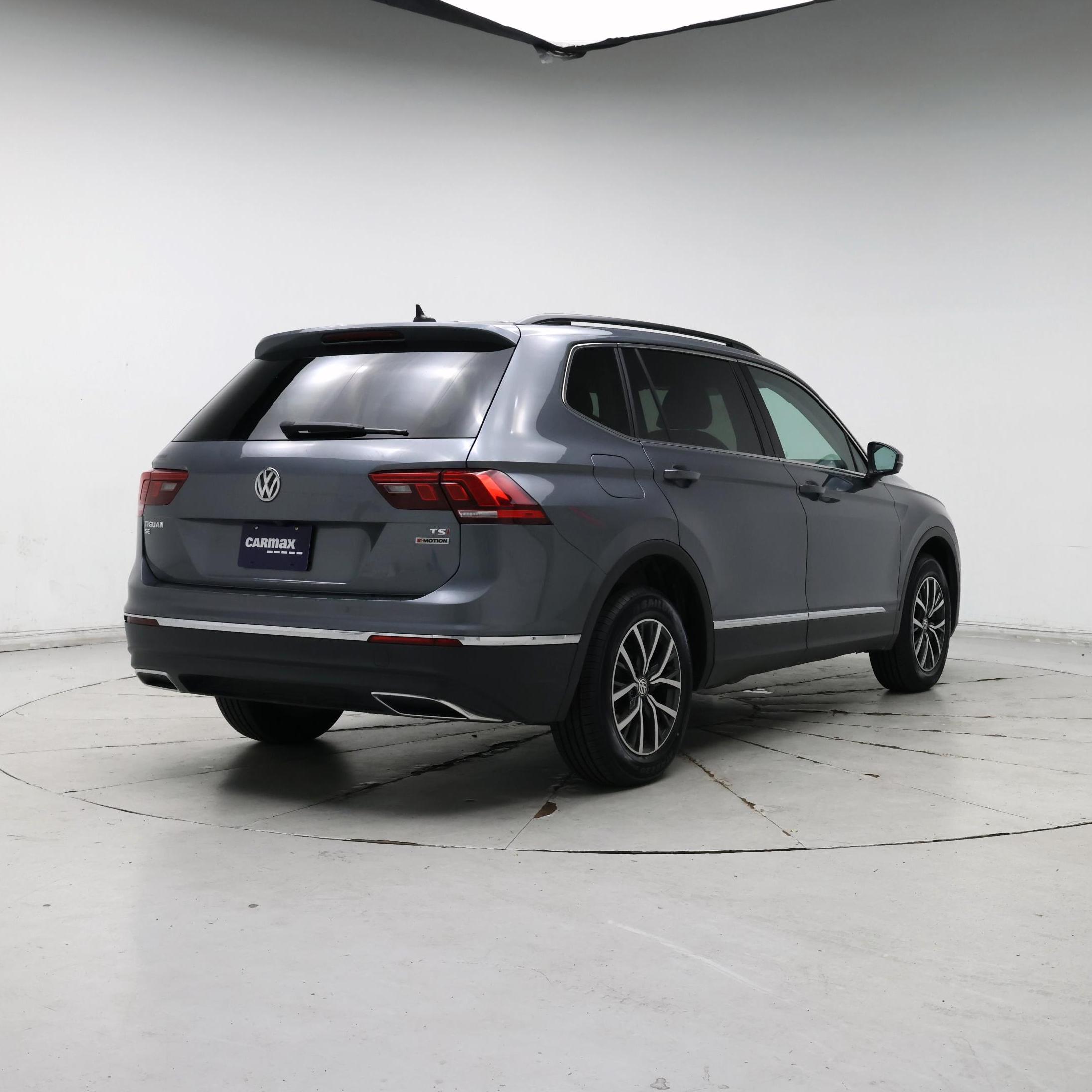 Thumbnail: 2018 Volkswagen Tiguan - 8