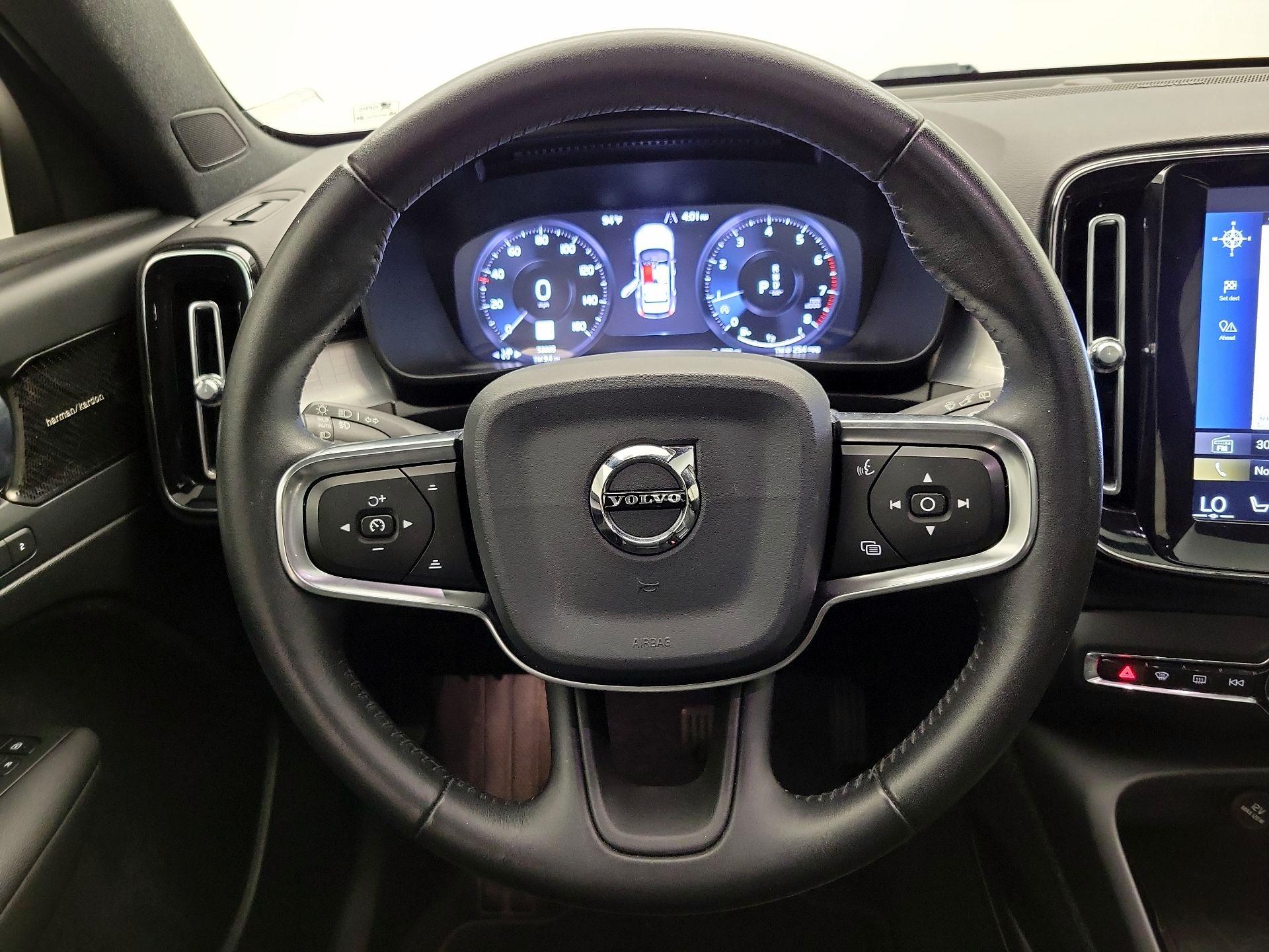 Thumbnail: 2020 Volvo XC40 - 10