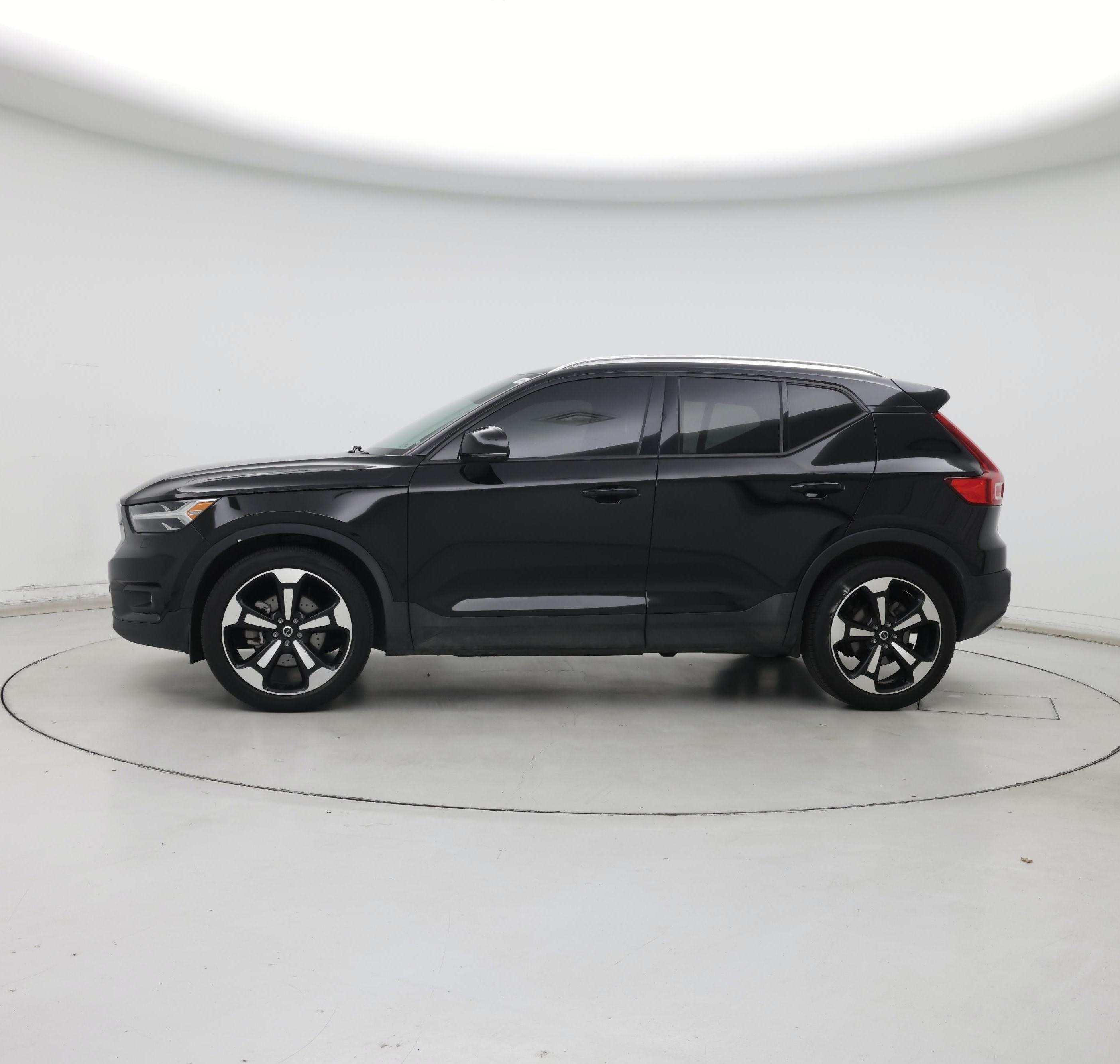 Thumbnail: 2020 Volvo XC40 - 3