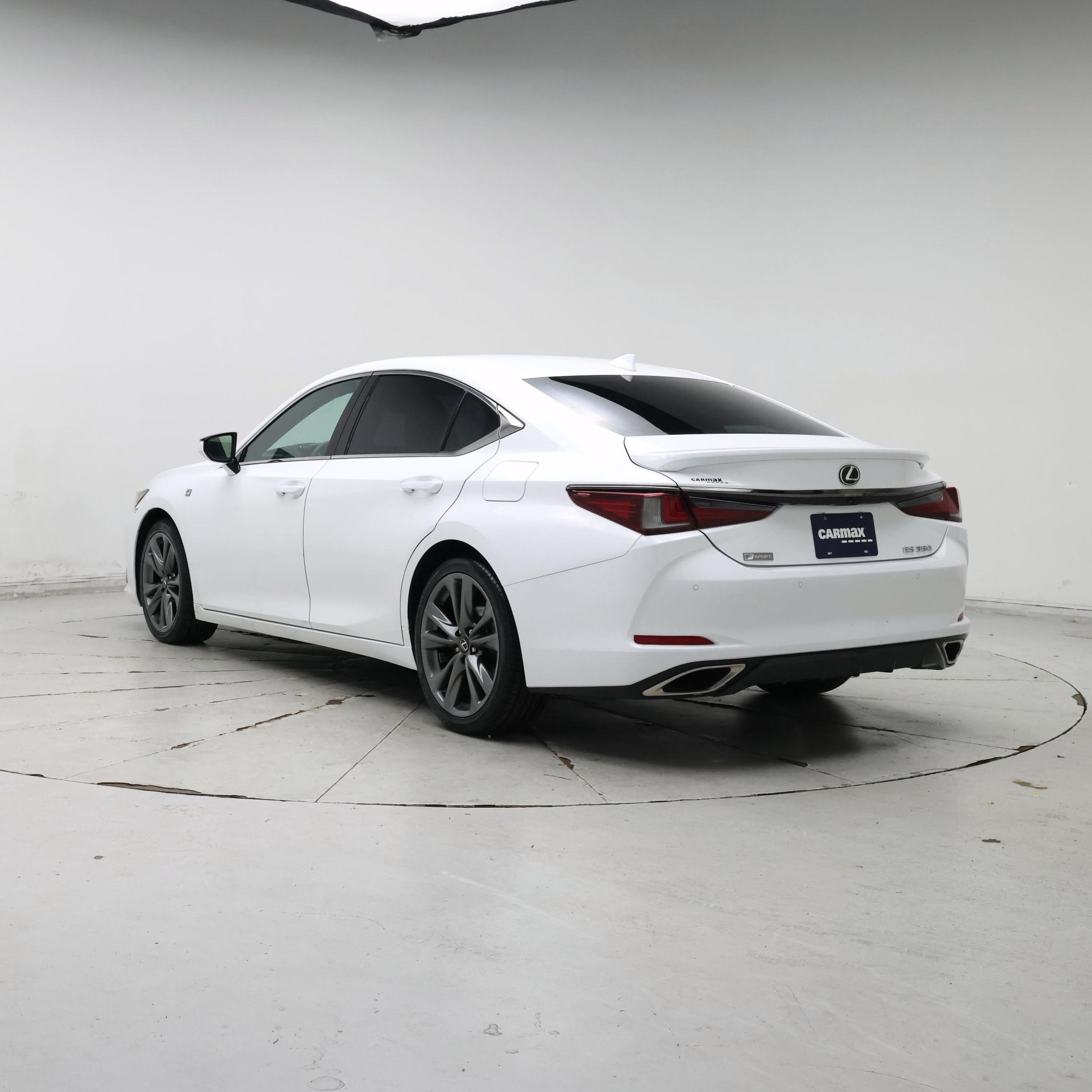 Thumbnail: 2019 Lexus ES - 2