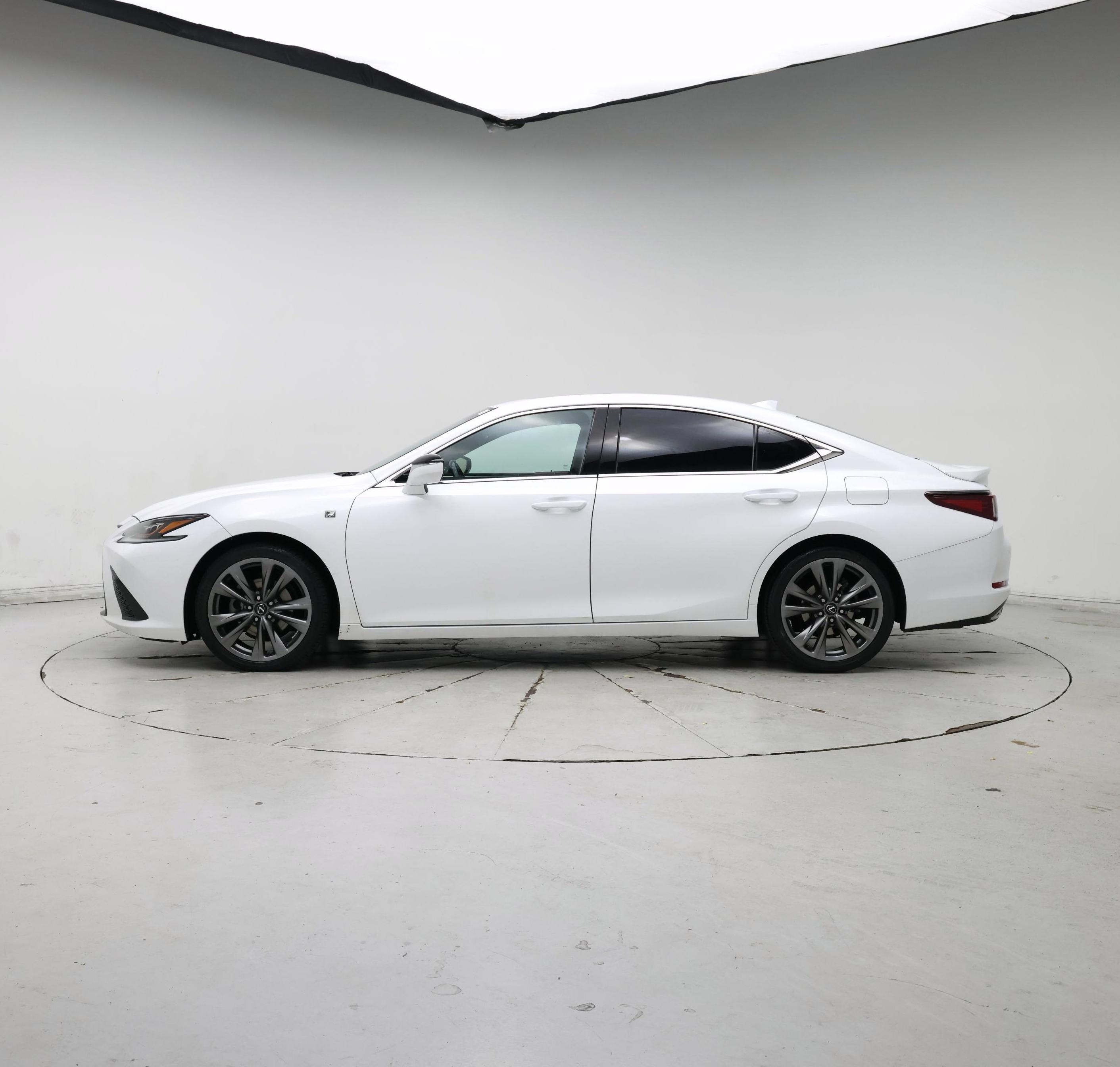 Thumbnail: 2019 Lexus ES - 3