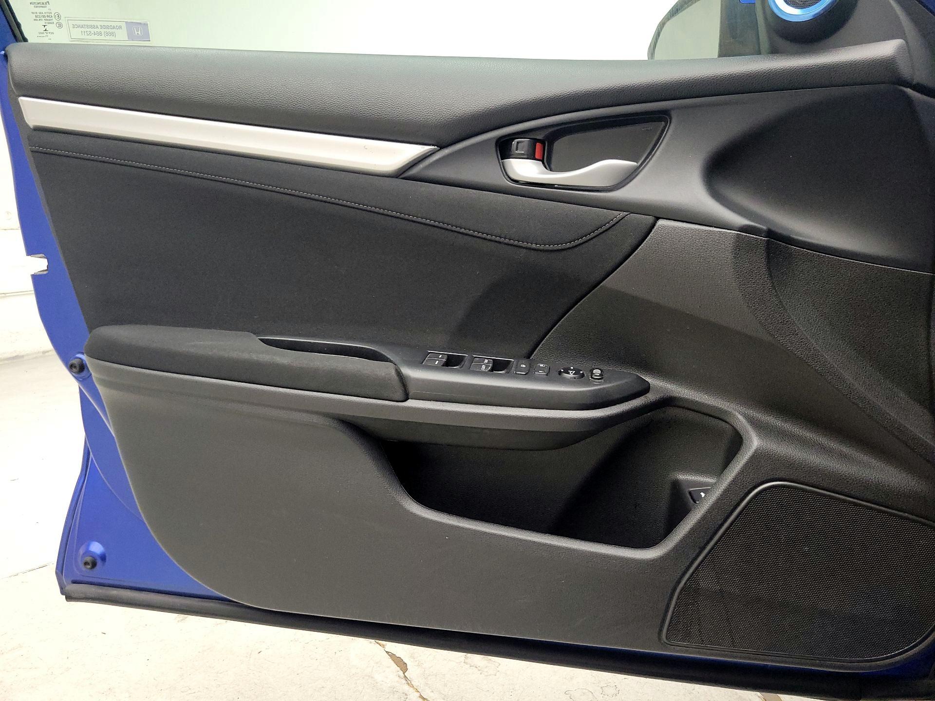 Thumbnail: 2017 Honda Civic - 12
