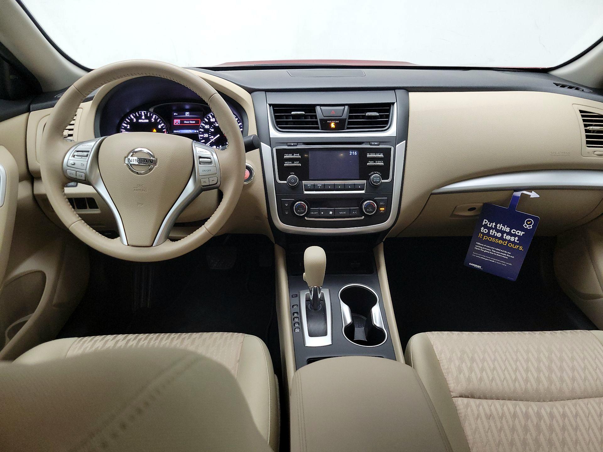 Thumbnail: 2016 Nissan Altima - 9