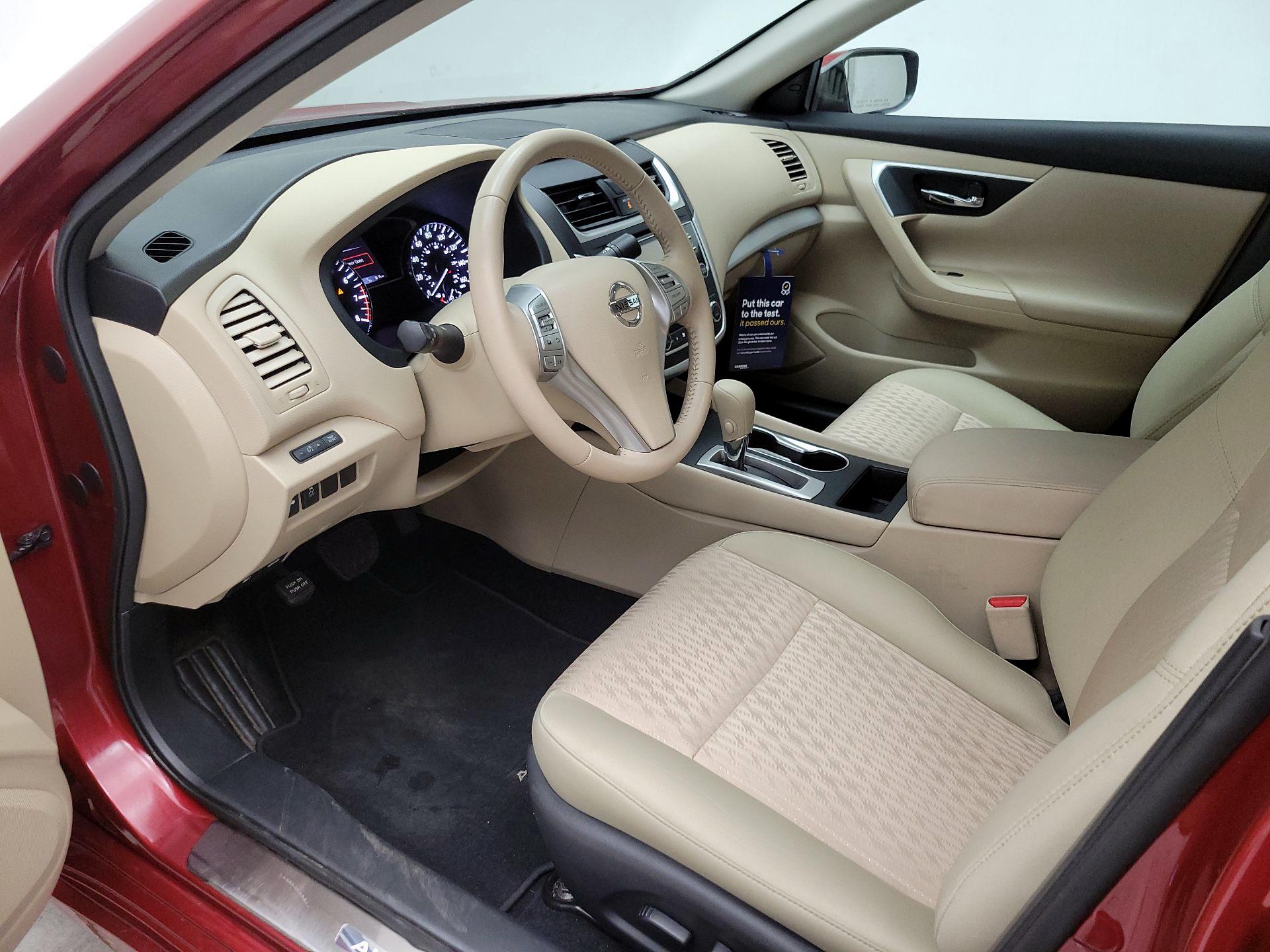 Thumbnail: 2016 Nissan Altima - 11