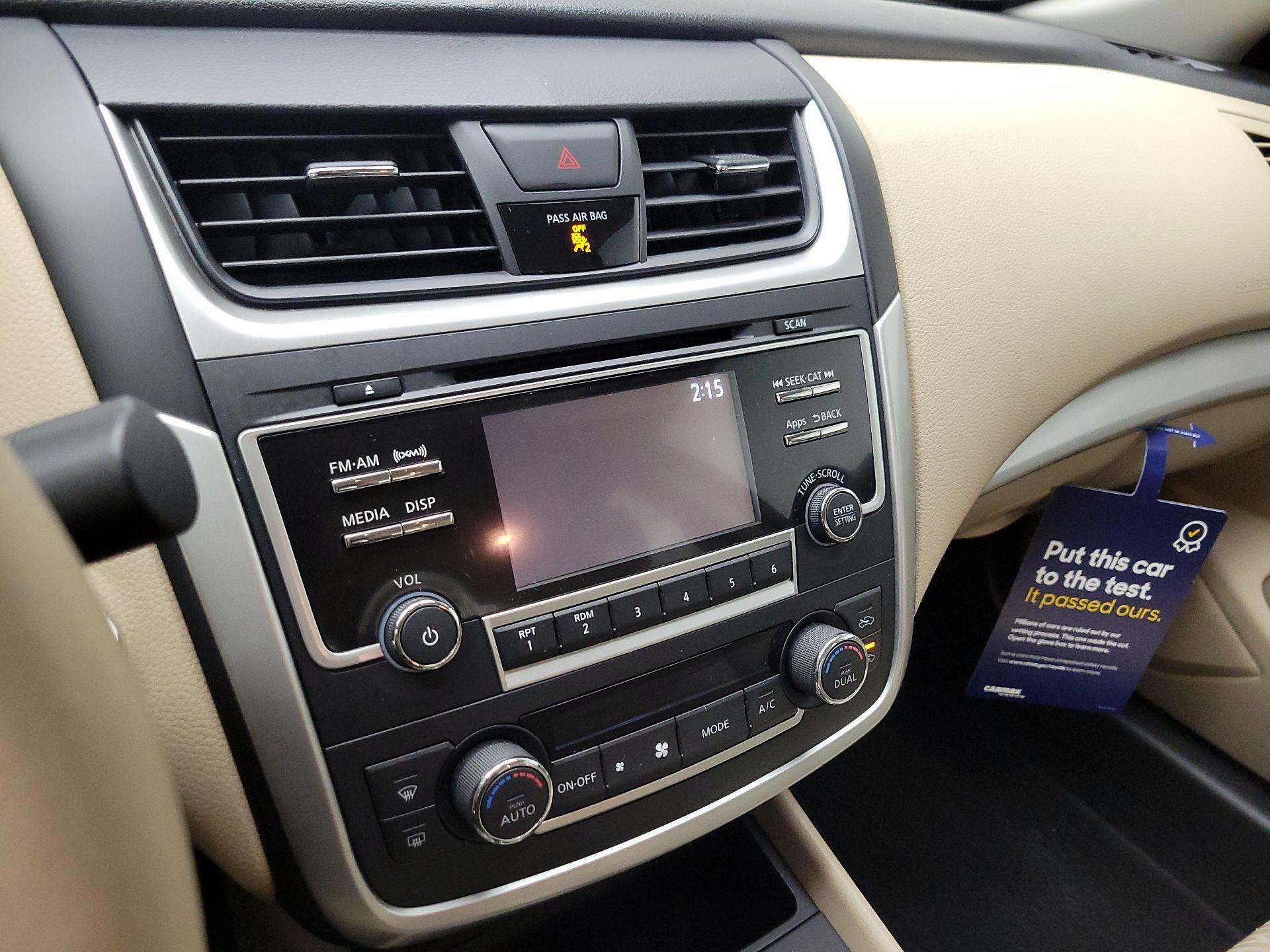 Thumbnail: 2016 Nissan Altima - 15