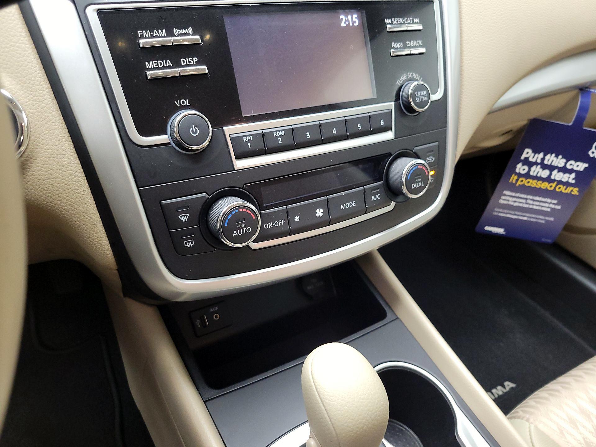 Thumbnail: 2016 Nissan Altima - 16