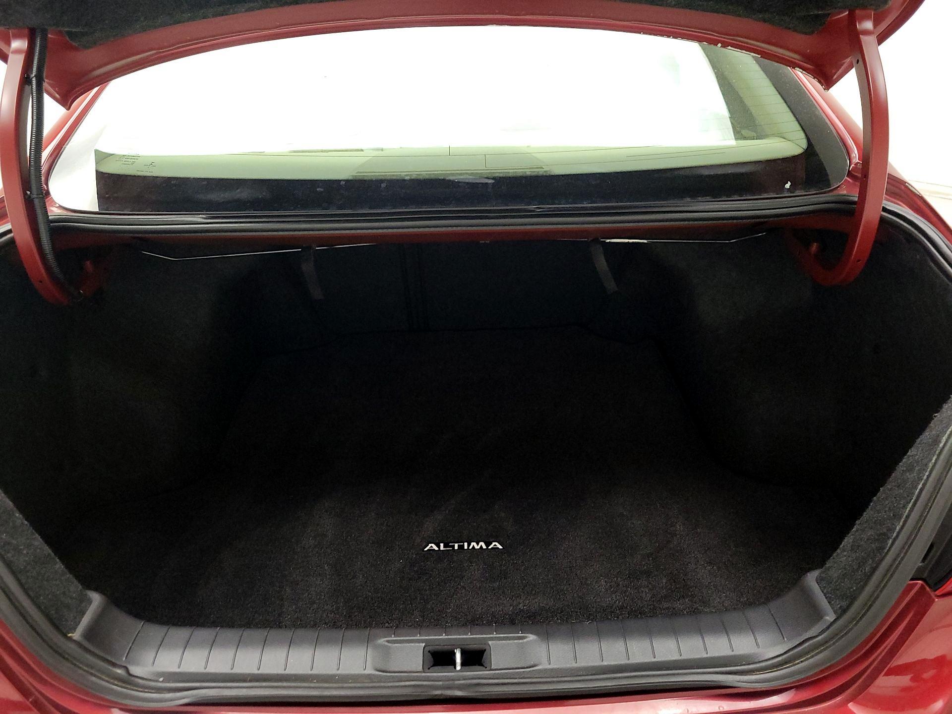 Thumbnail: 2016 Nissan Altima - 20