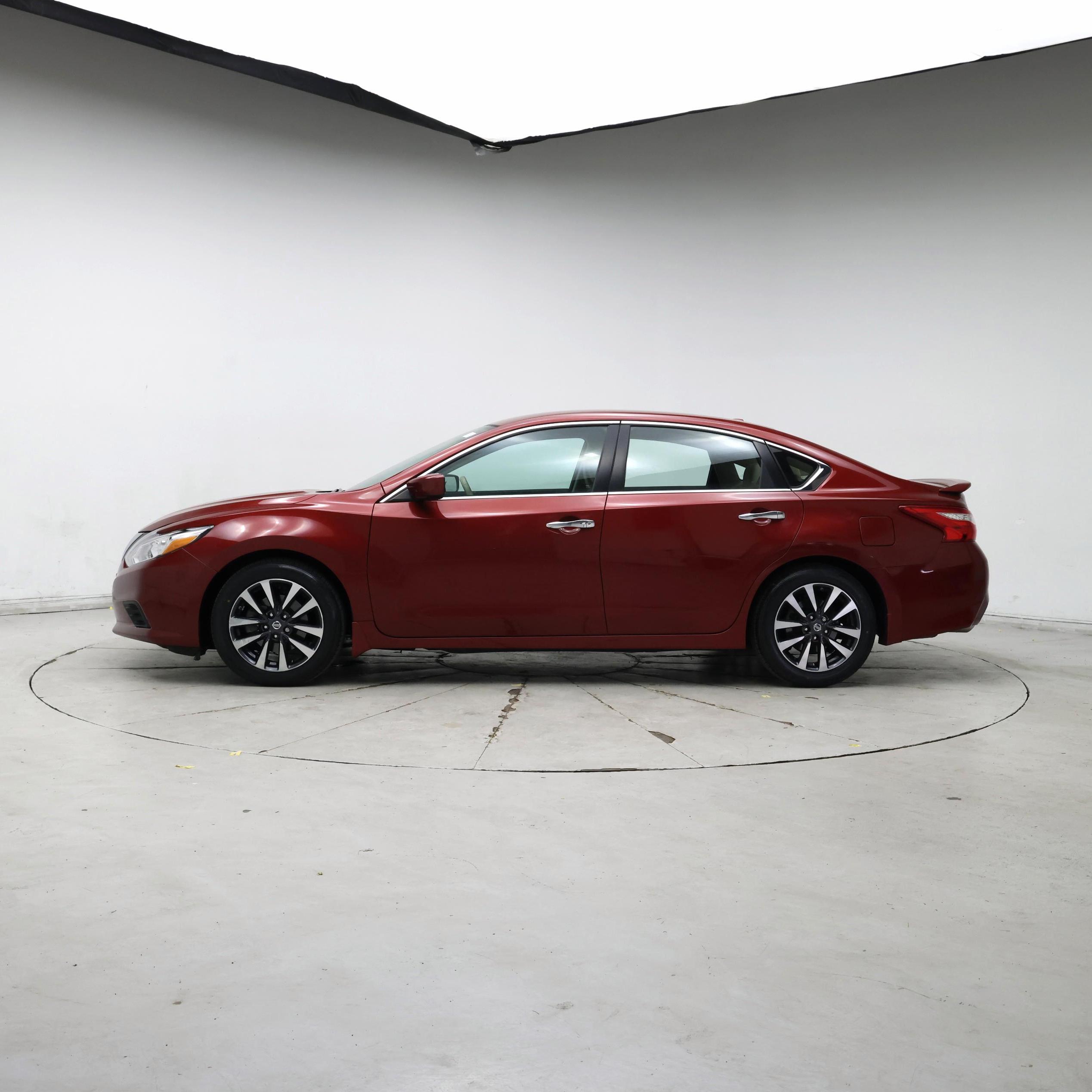 Thumbnail: 2016 Nissan Altima - 3