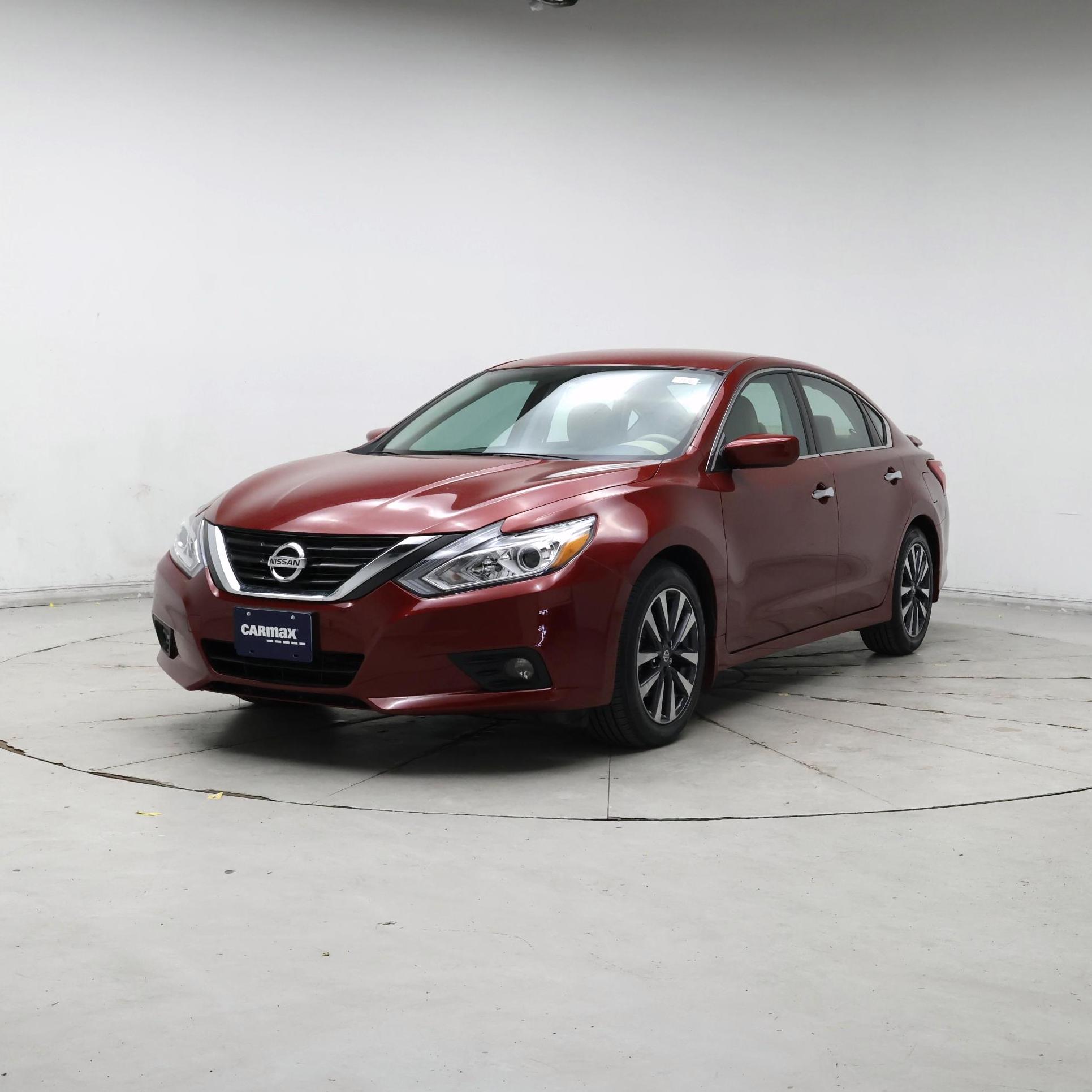 Thumbnail: 2016 Nissan Altima - 4