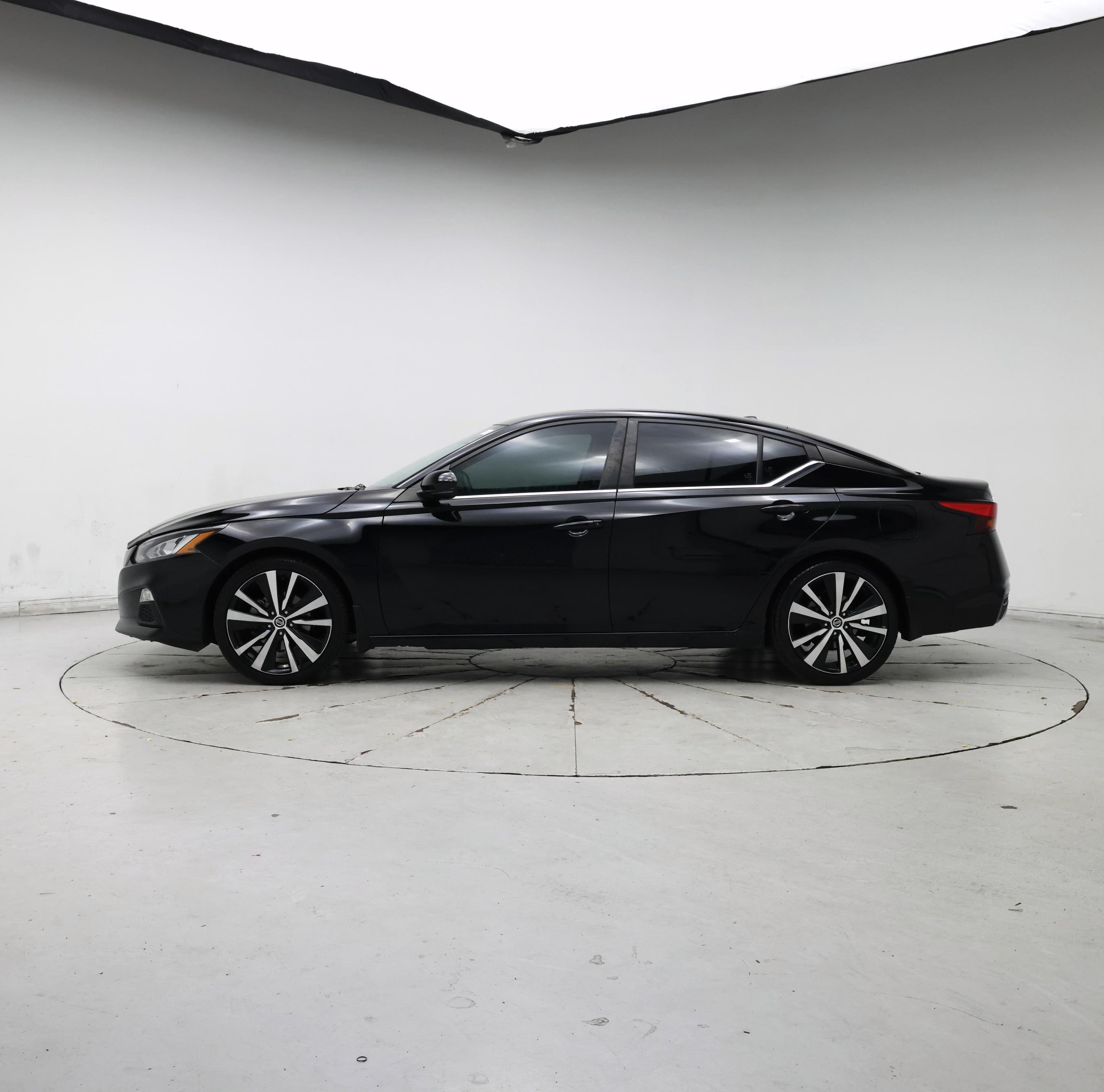 Thumbnail: 2020 Nissan Altima - 3