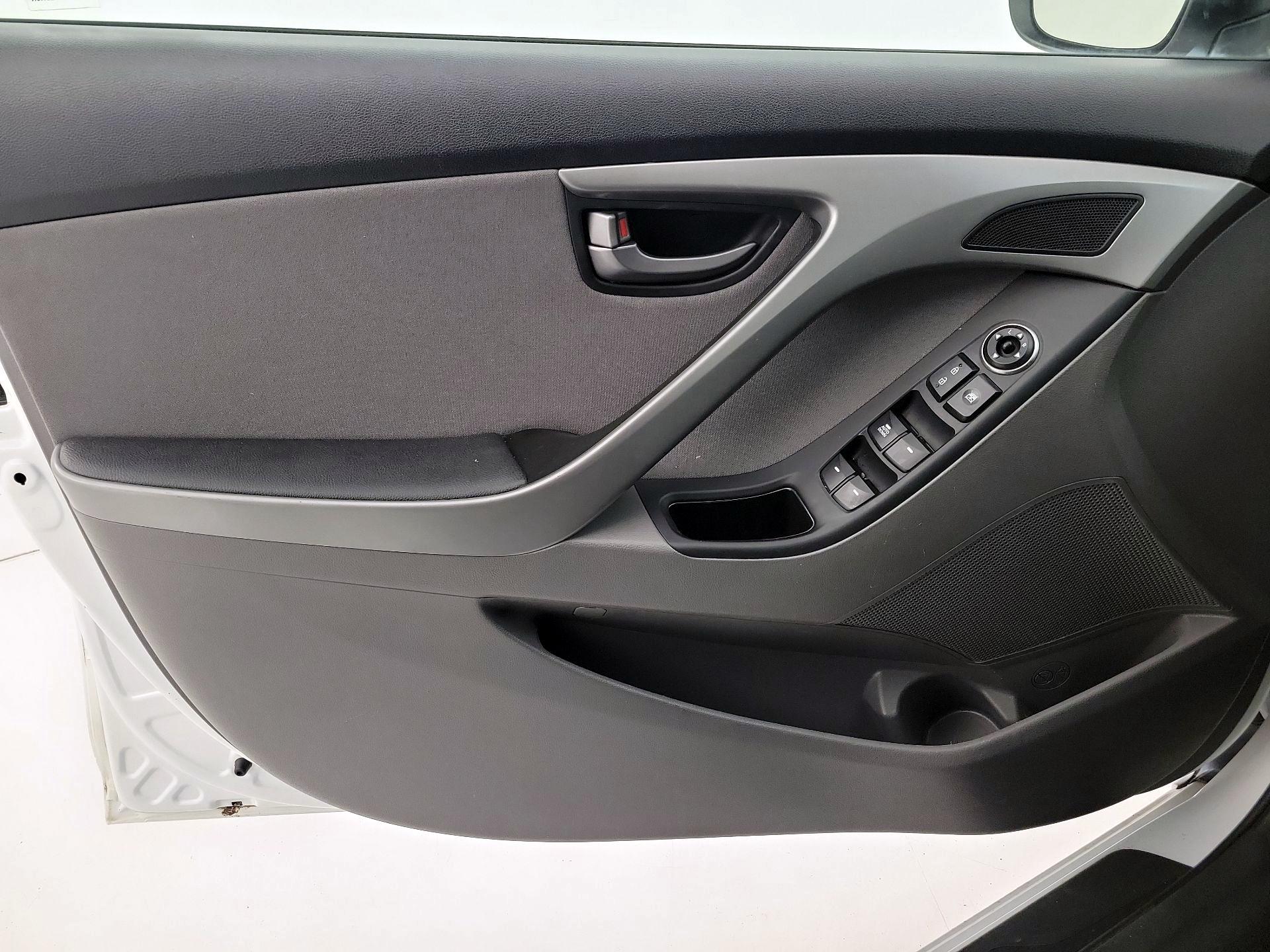 Thumbnail: 2014 Hyundai Elantra - 12