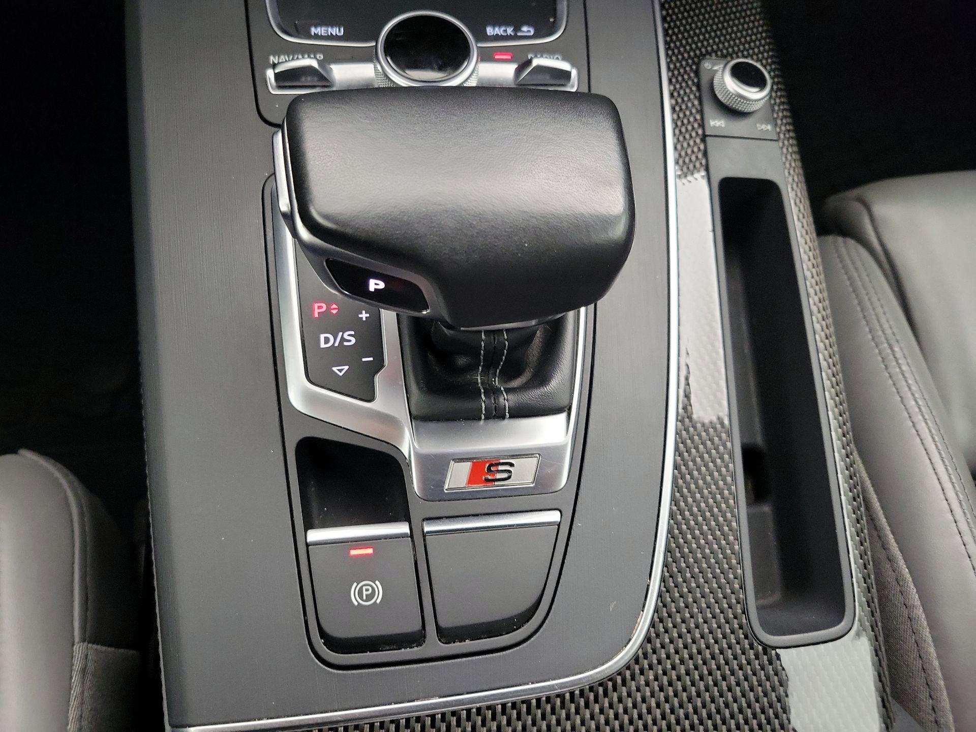 Thumbnail: 2018 Audi SQ5 - 18
