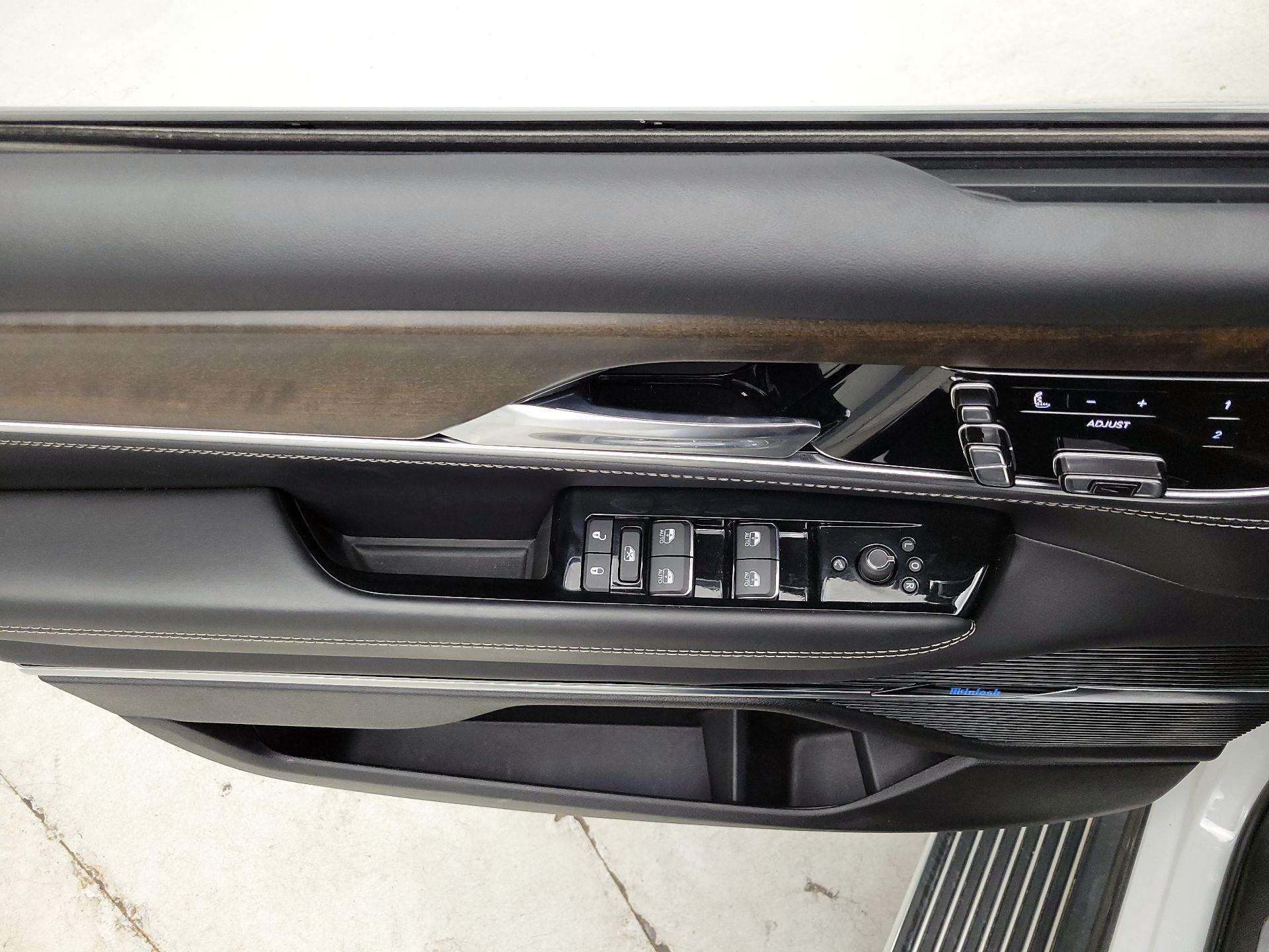 Thumbnail: 2022 Jeep Grand Wagoneer - 12