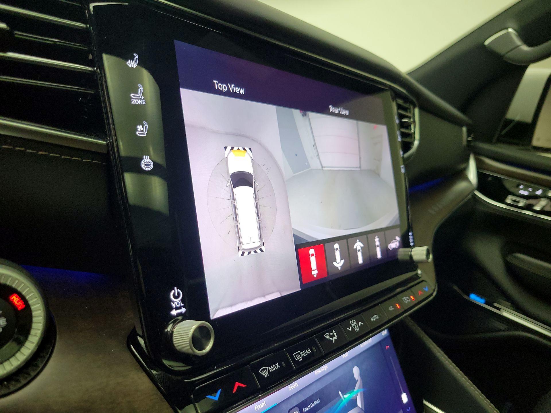 Thumbnail: 2022 Jeep Grand Wagoneer - 15