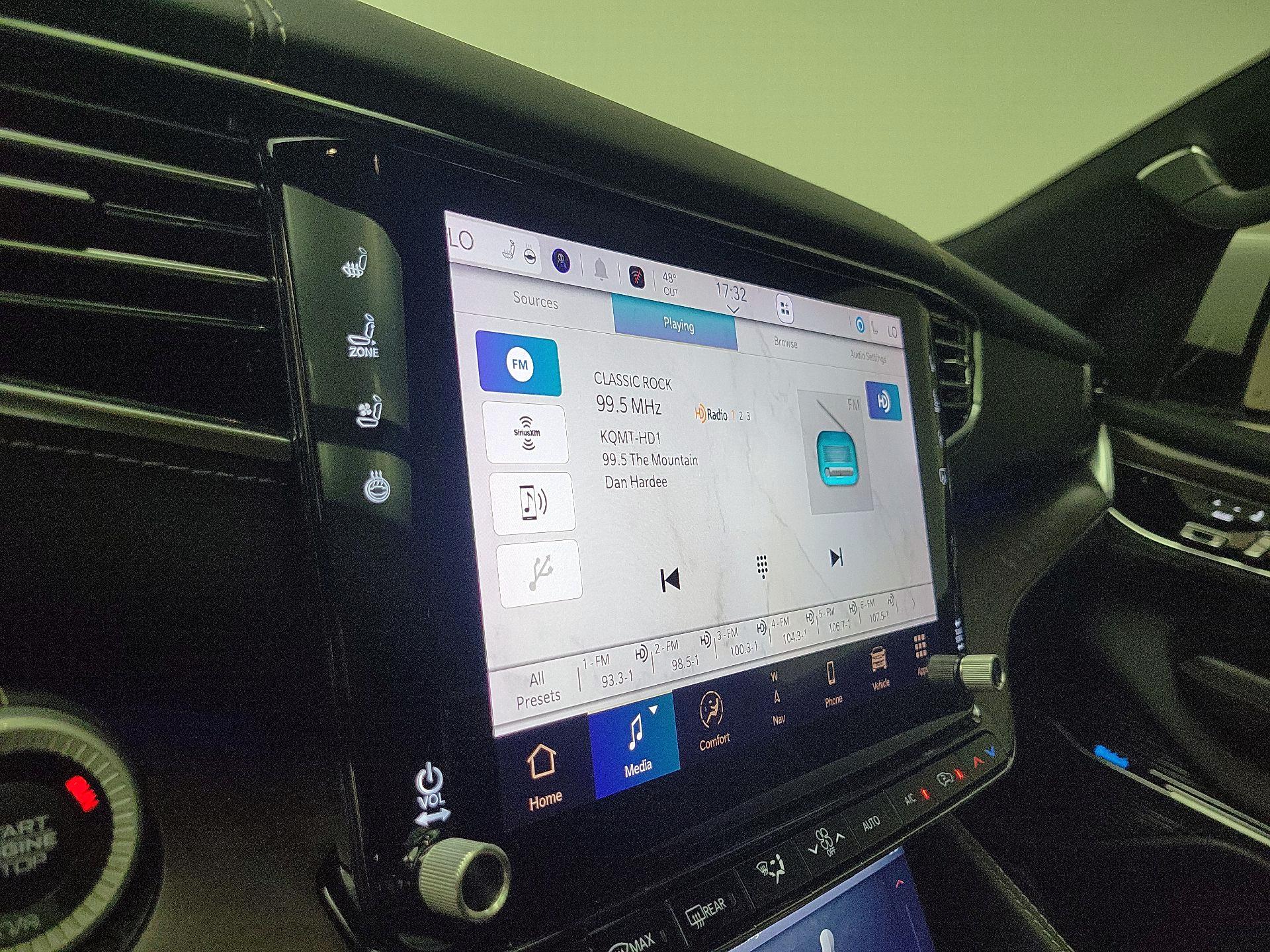 Thumbnail: 2022 Jeep Grand Wagoneer - 16