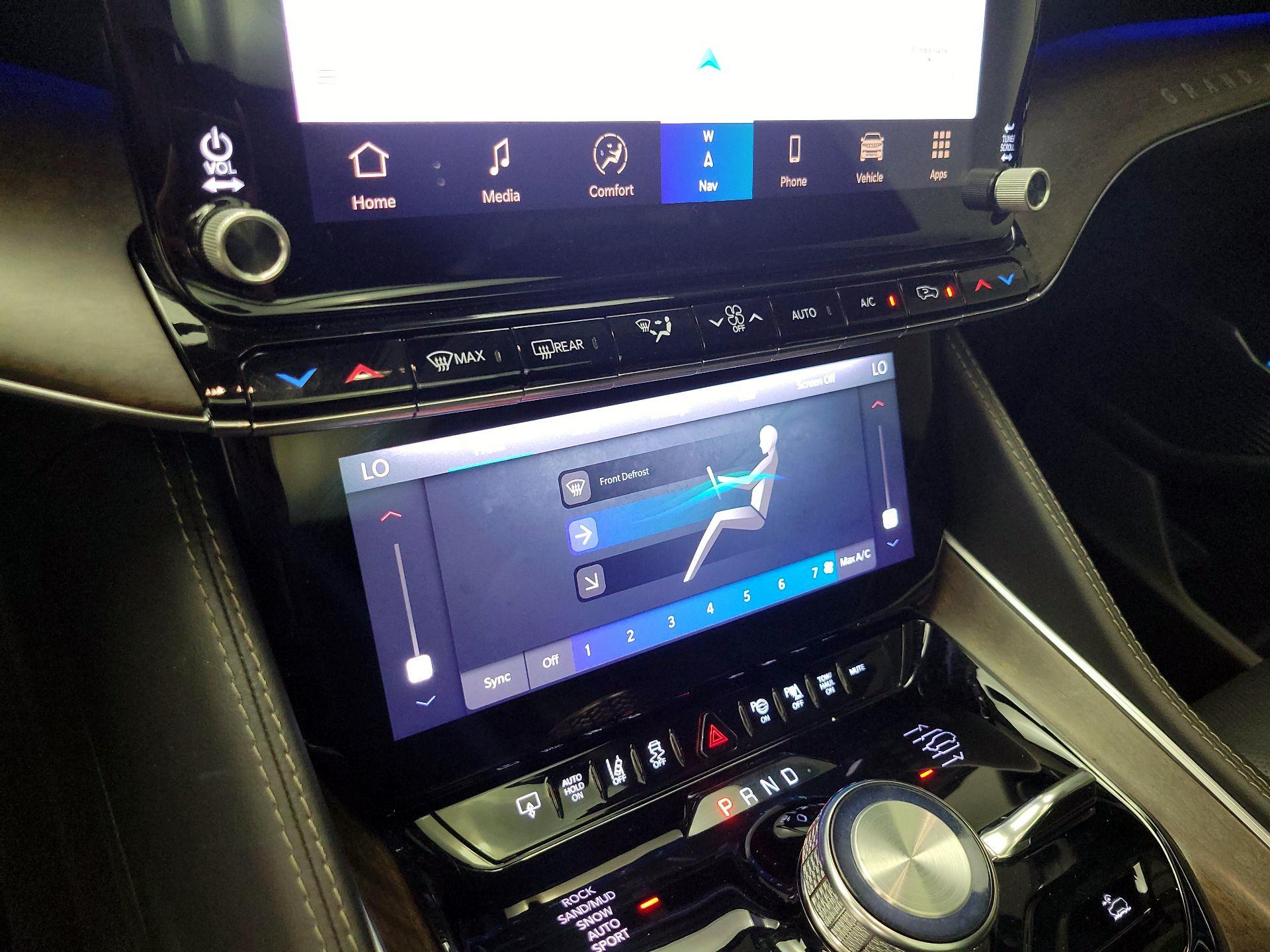 Thumbnail: 2022 Jeep Grand Wagoneer - 17