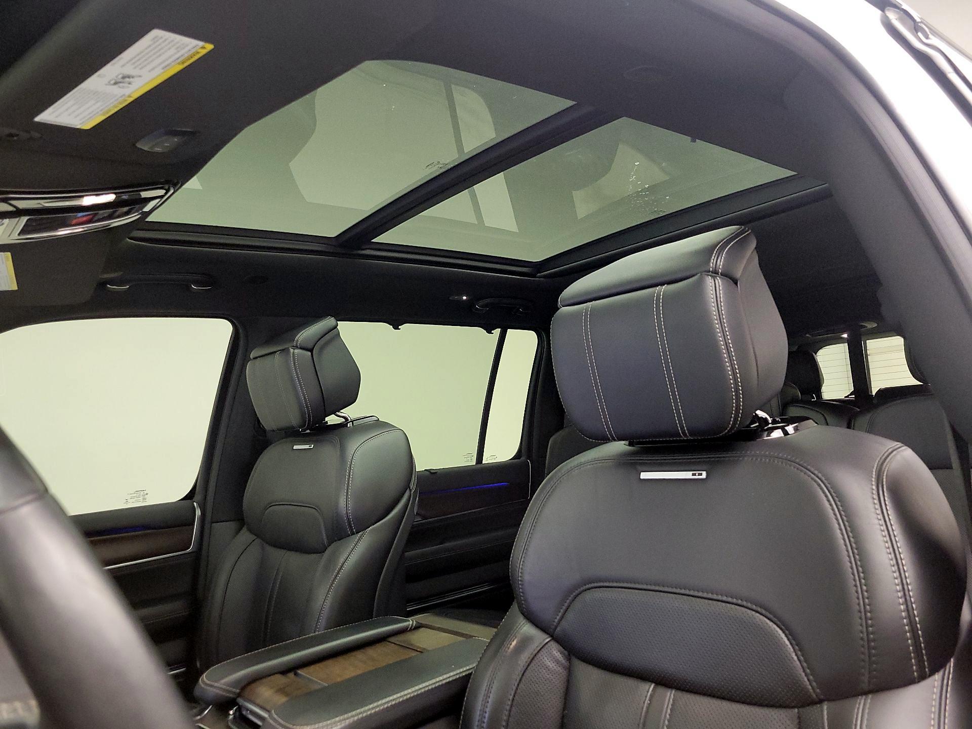 Thumbnail: 2022 Jeep Grand Wagoneer - 19