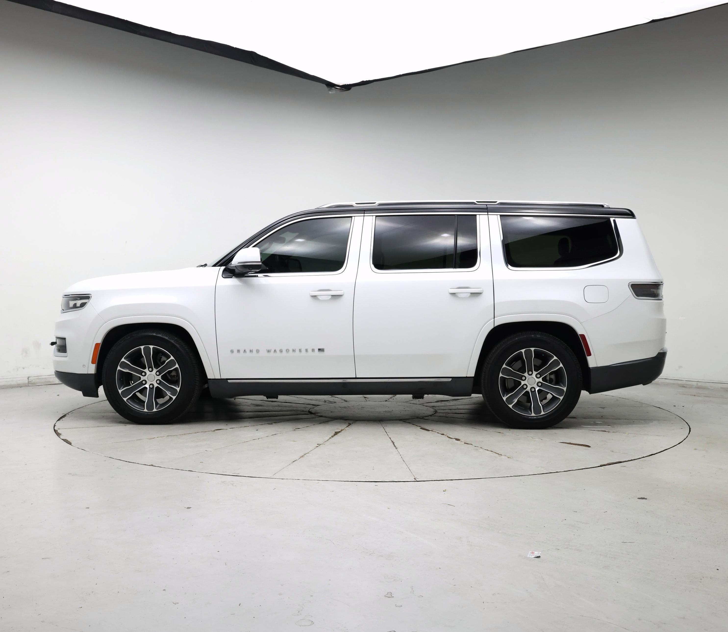 Thumbnail: 2022 Jeep Grand Wagoneer - 3