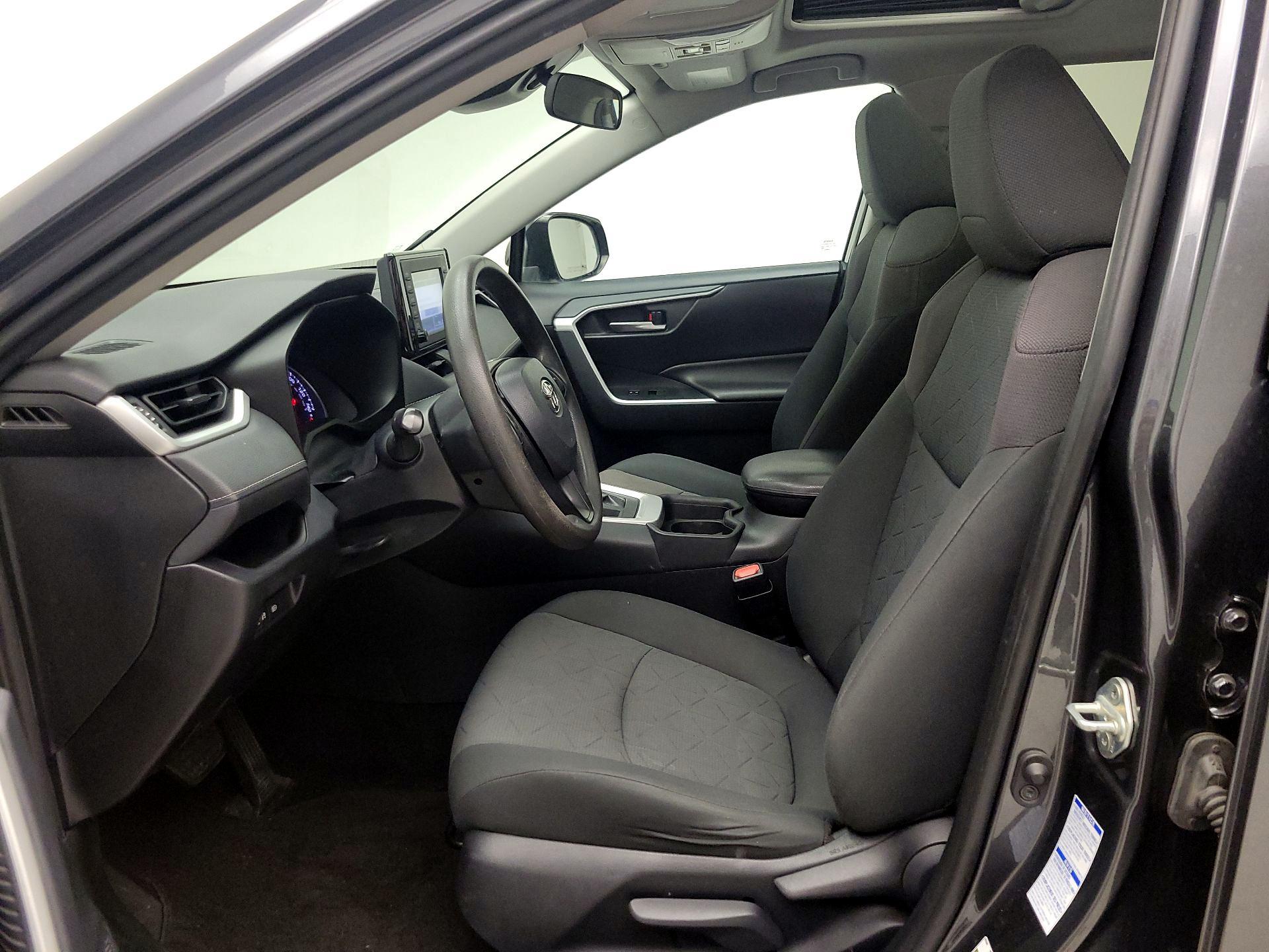 Thumbnail: 2019 Toyota RAV4 - 11