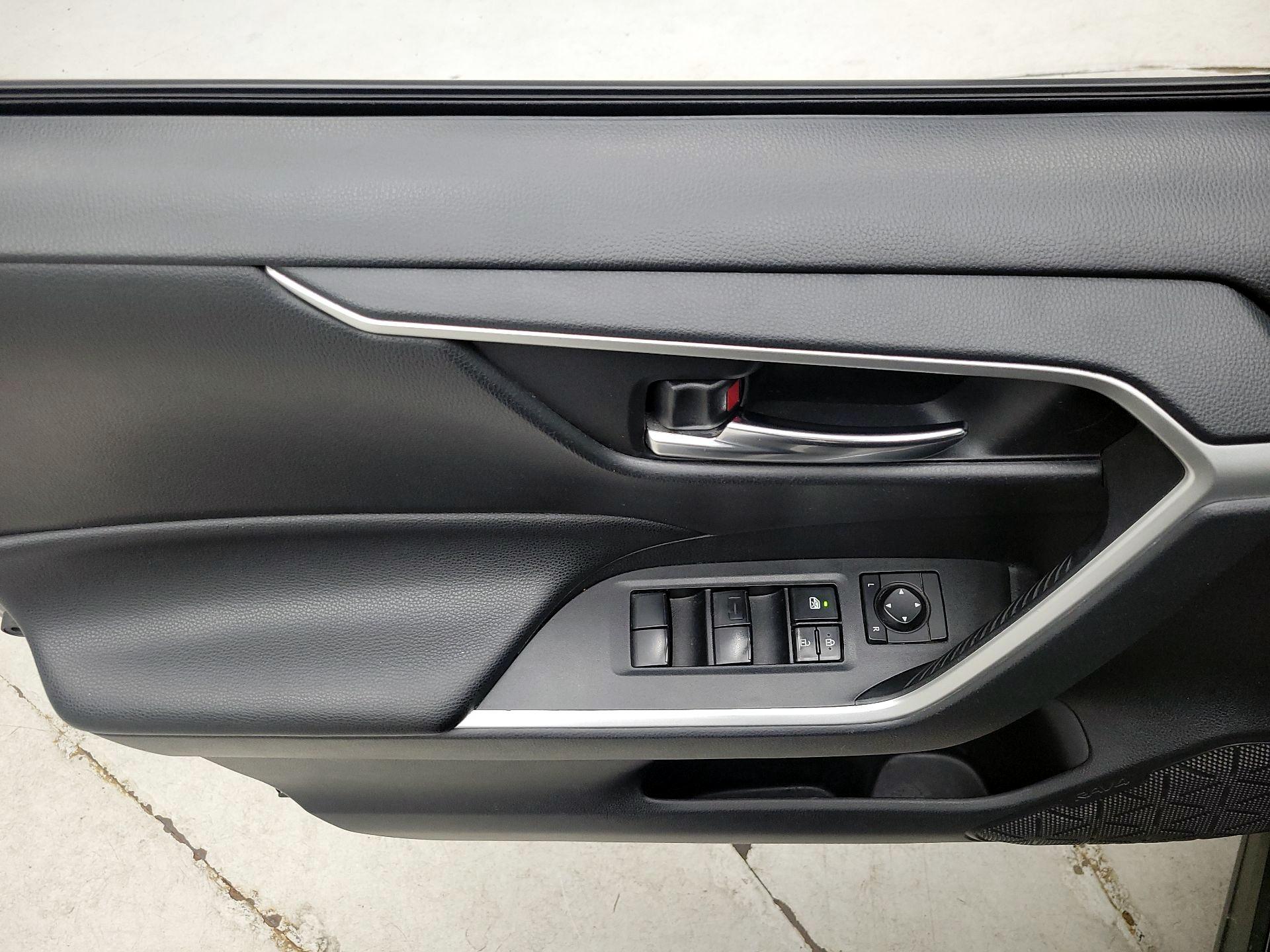 Thumbnail: 2019 Toyota RAV4 - 12