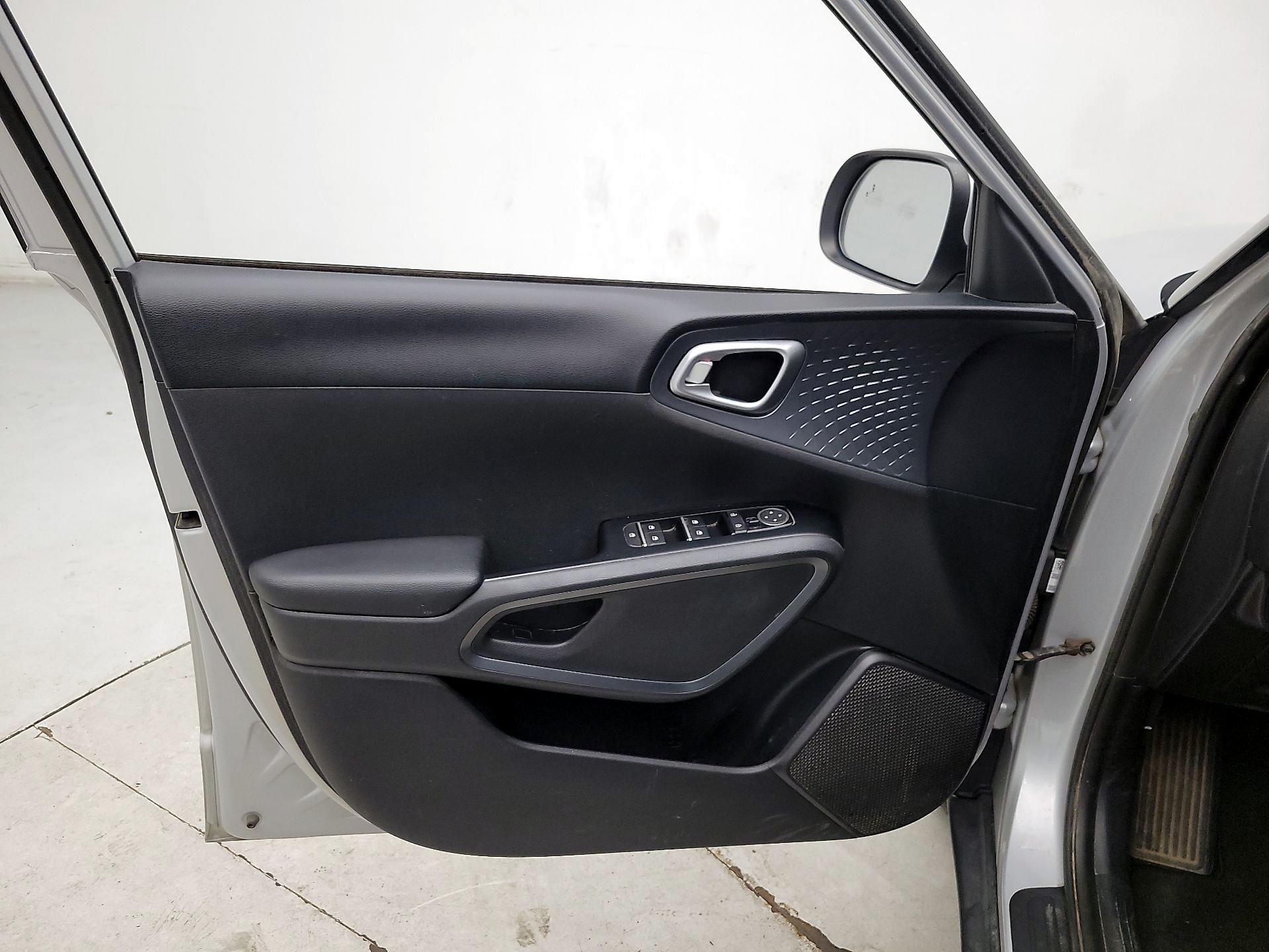 Thumbnail: 2020 Kia Soul - 12