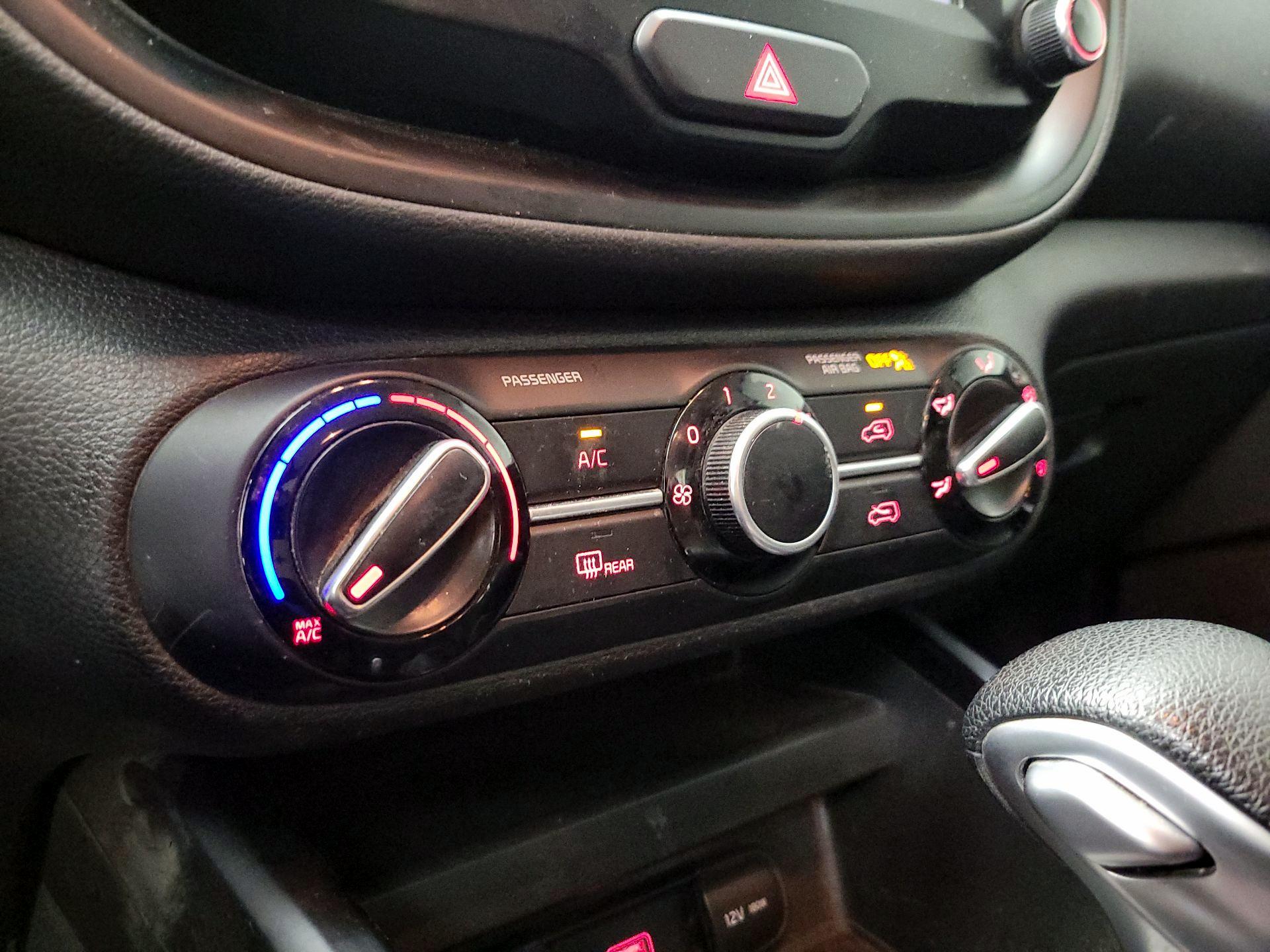 Thumbnail: 2020 Kia Soul - 16