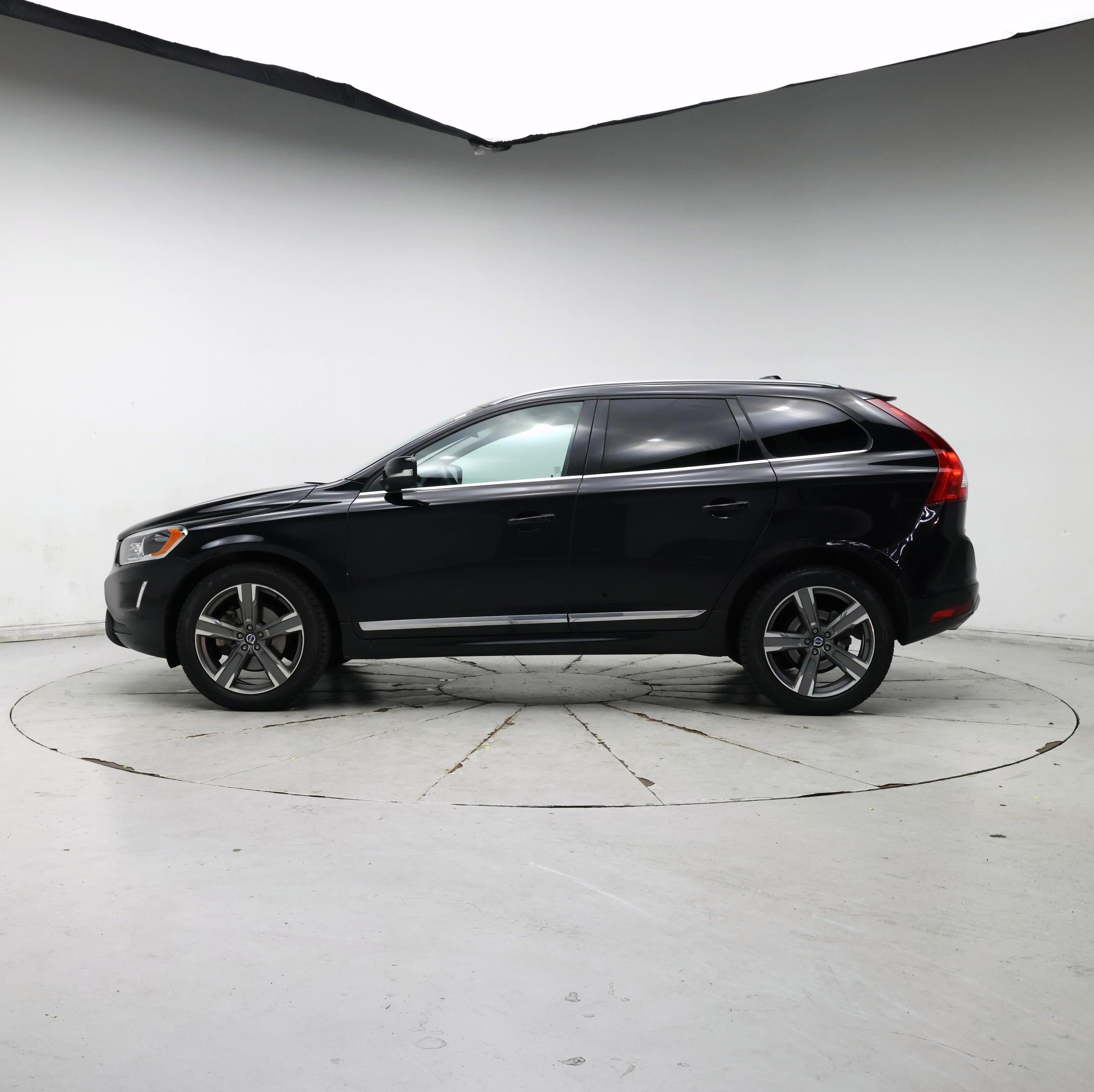 Thumbnail: 2017 Volvo XC60 - 3
