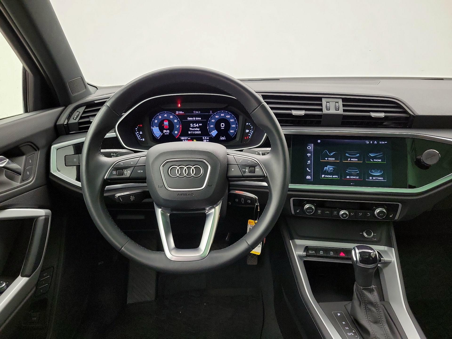 Thumbnail: 2022 Audi Q3 - 10