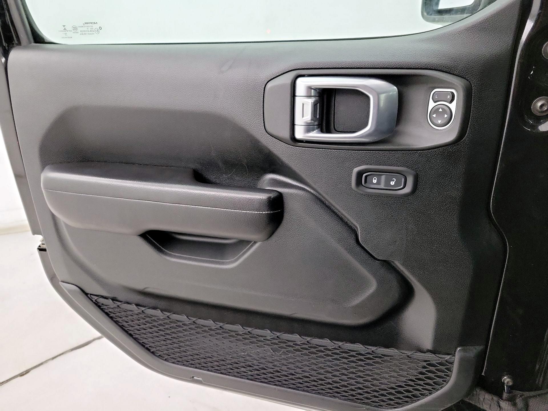 Thumbnail: 2020 Jeep Wrangler - 12