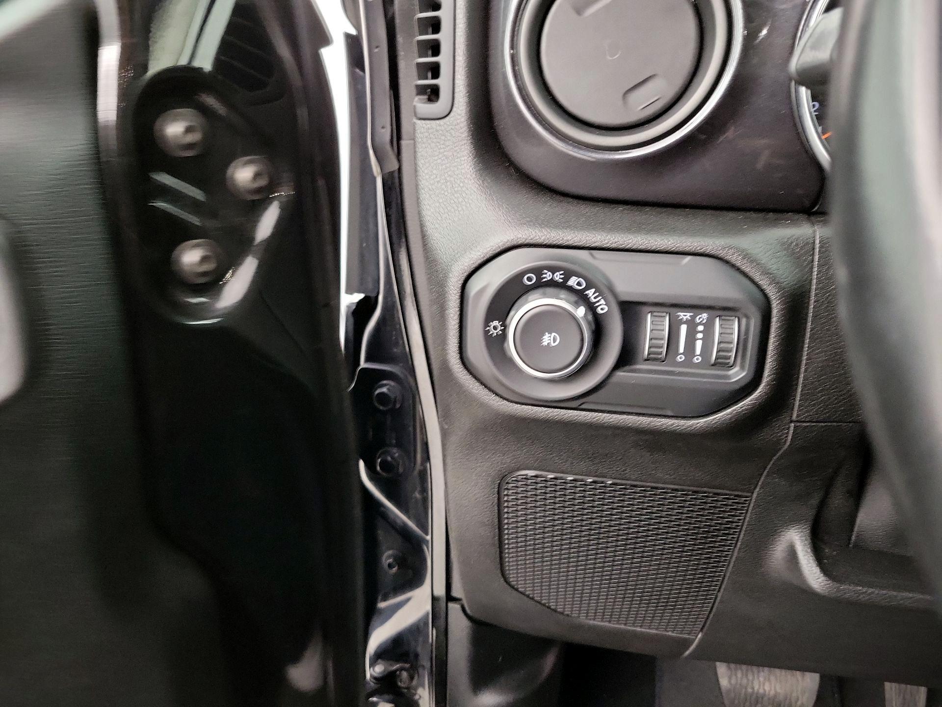 Thumbnail: 2020 Jeep Wrangler - 13