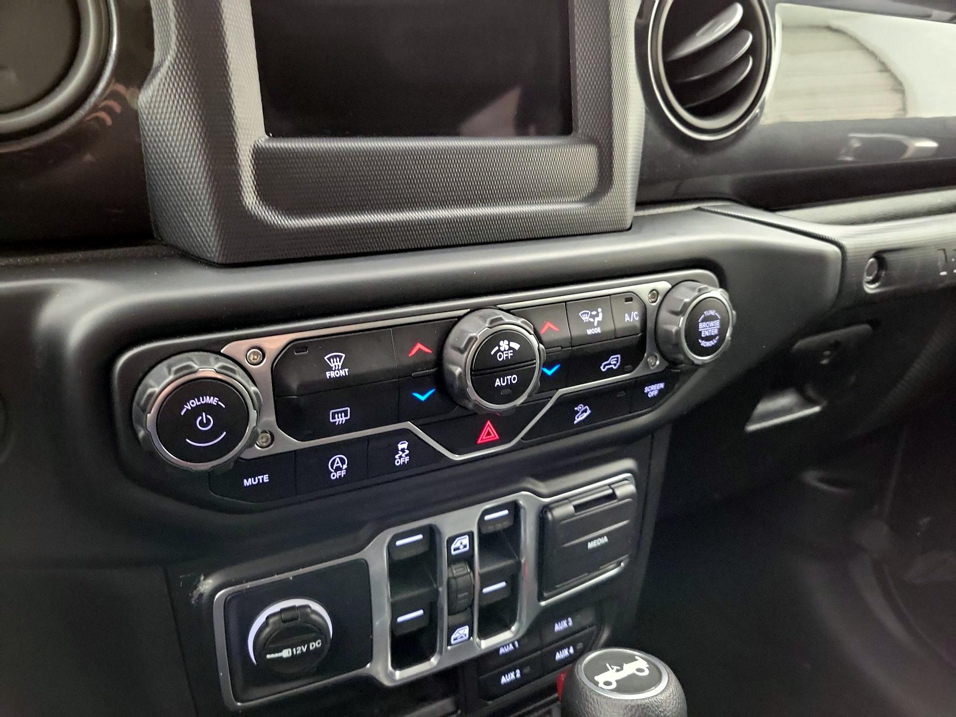 Thumbnail: 2020 Jeep Wrangler - 17