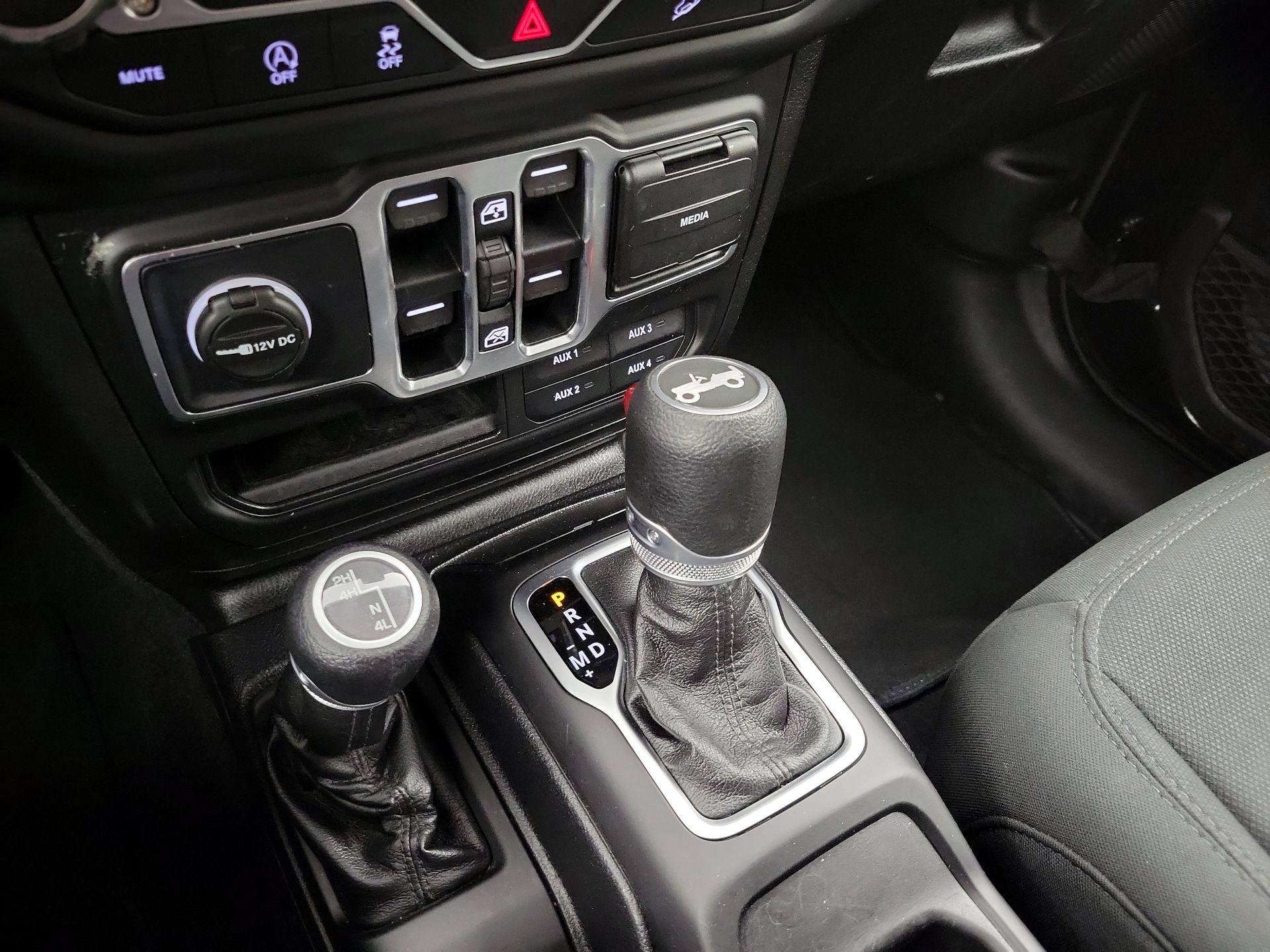 Thumbnail: 2020 Jeep Wrangler - 18