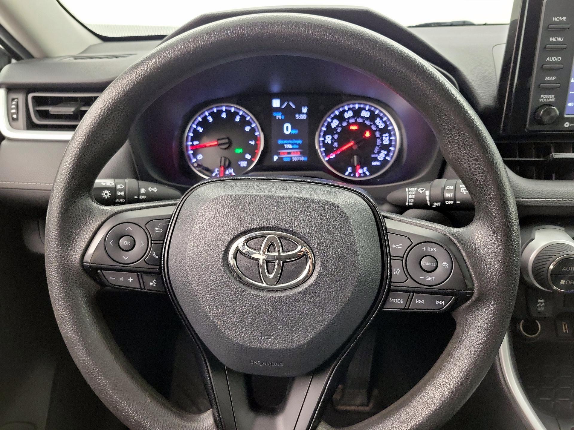 Thumbnail: 2021 Toyota RAV4 - 10