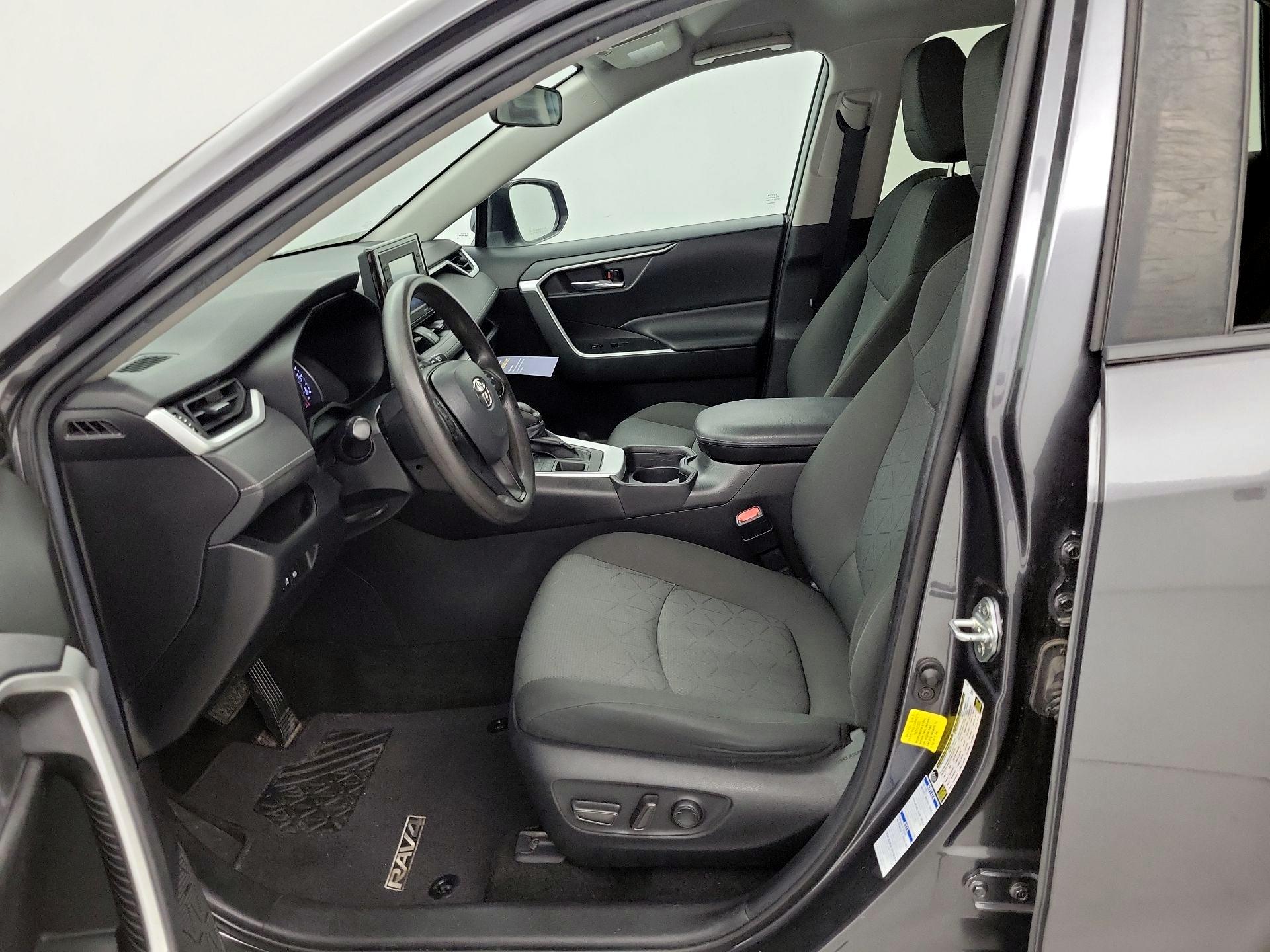 Thumbnail: 2021 Toyota RAV4 - 11