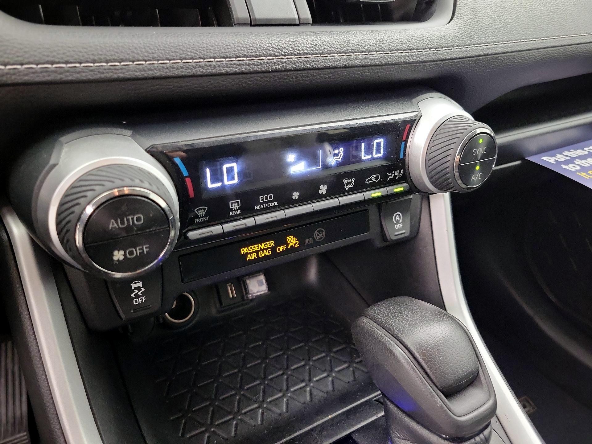 Thumbnail: 2021 Toyota RAV4 - 16