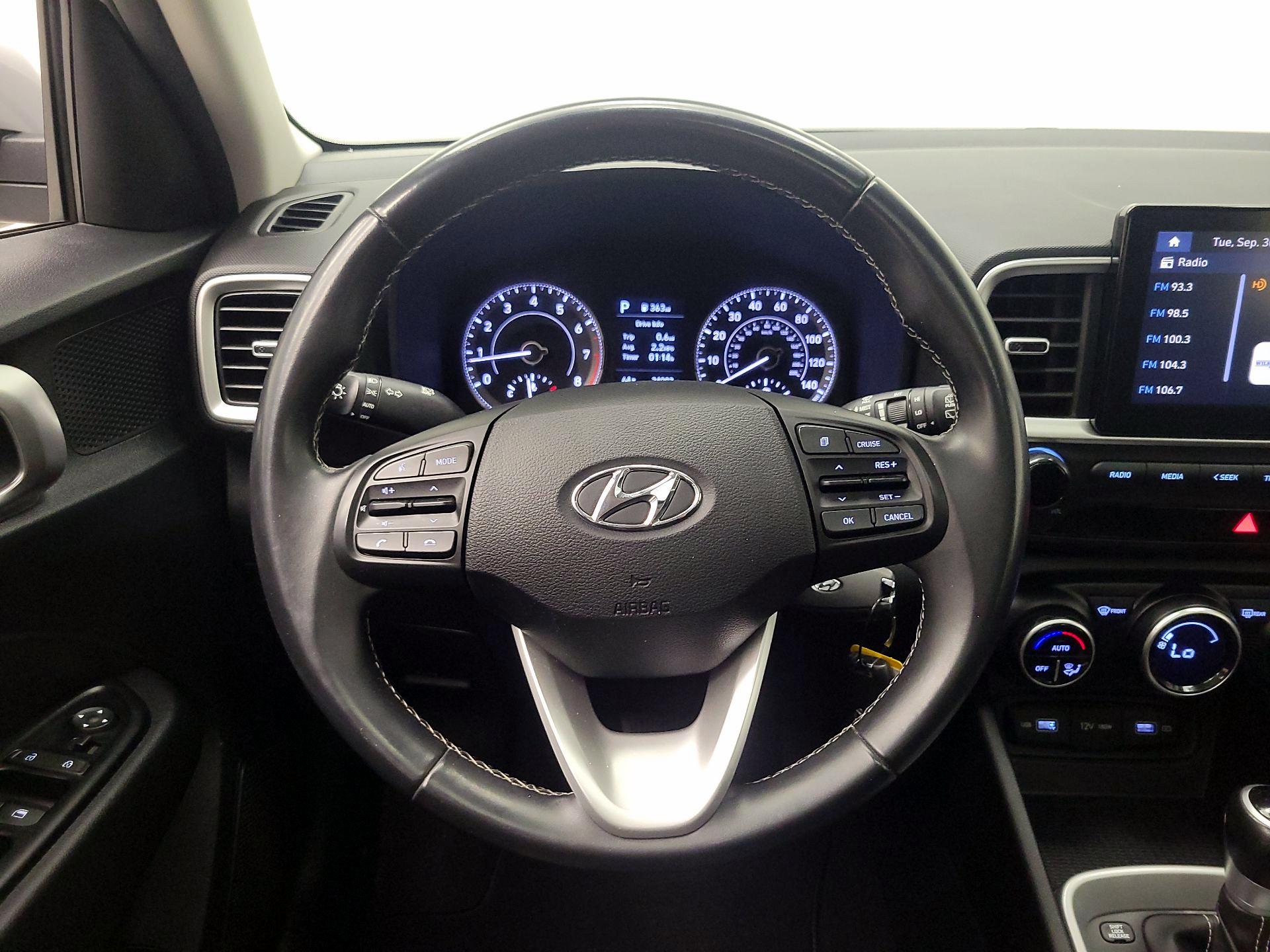 Thumbnail: 2022 Hyundai Venue - 10