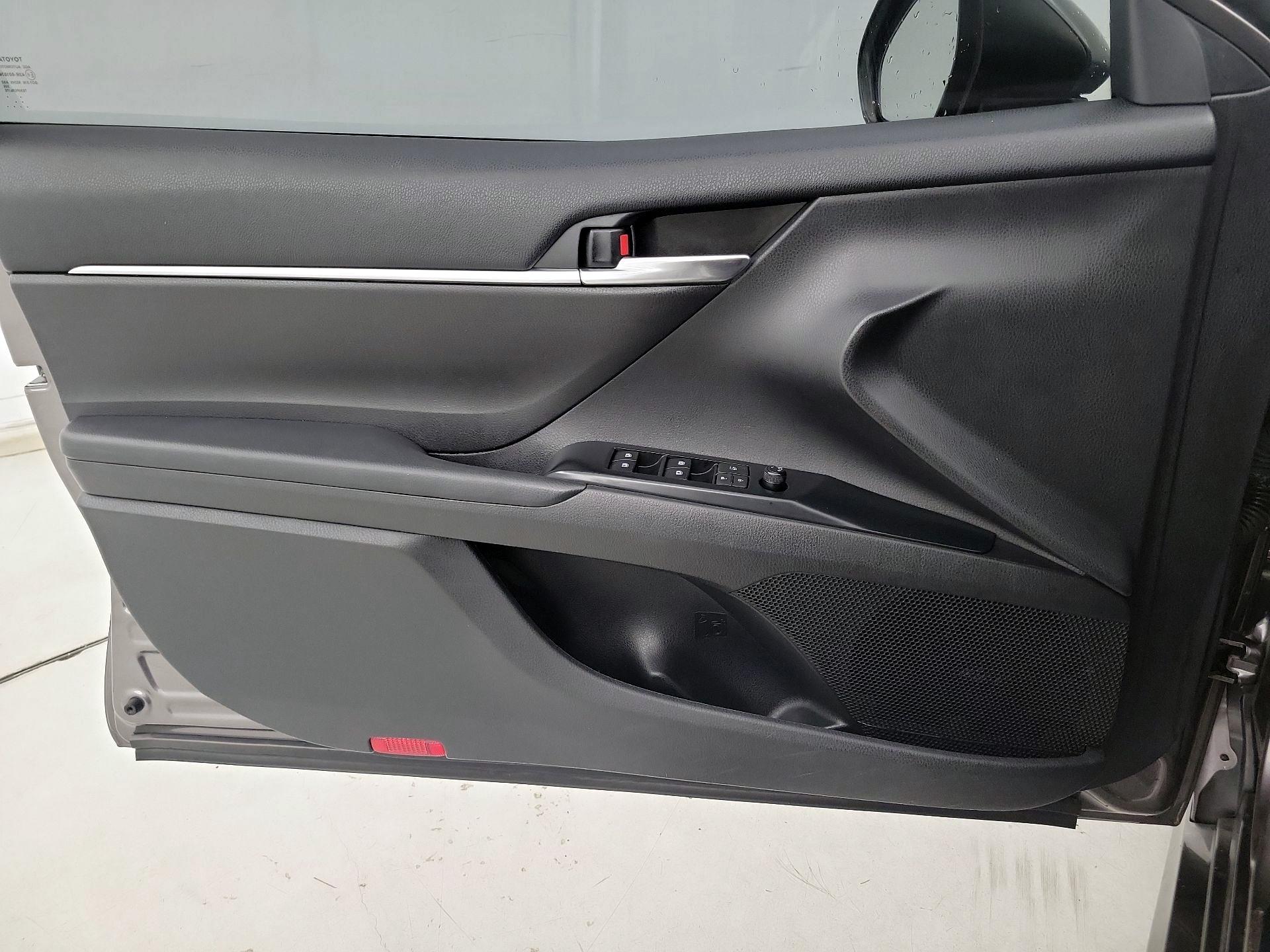 Thumbnail: 2020 Toyota Camry - 12
