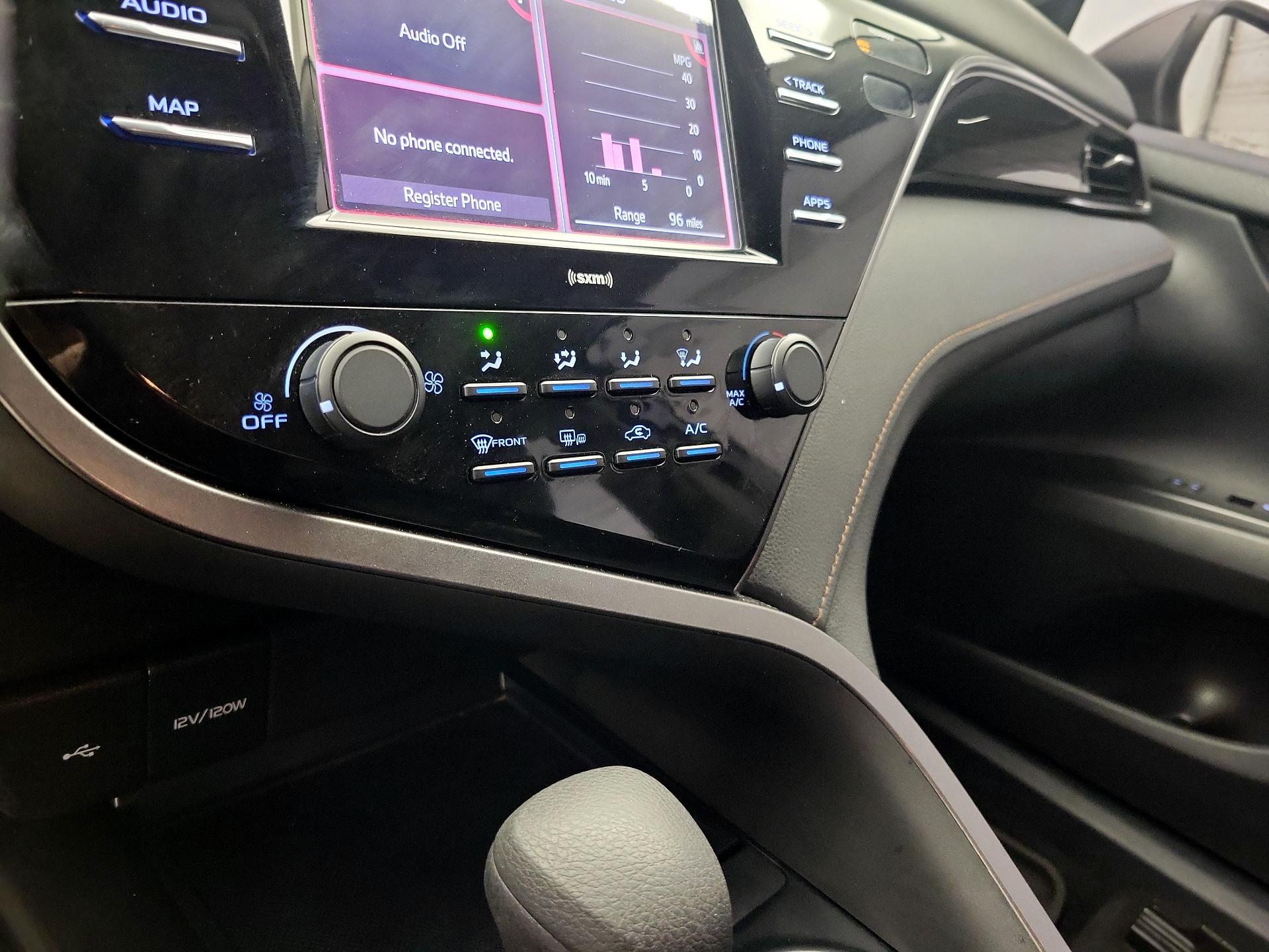 Thumbnail: 2020 Toyota Camry - 16