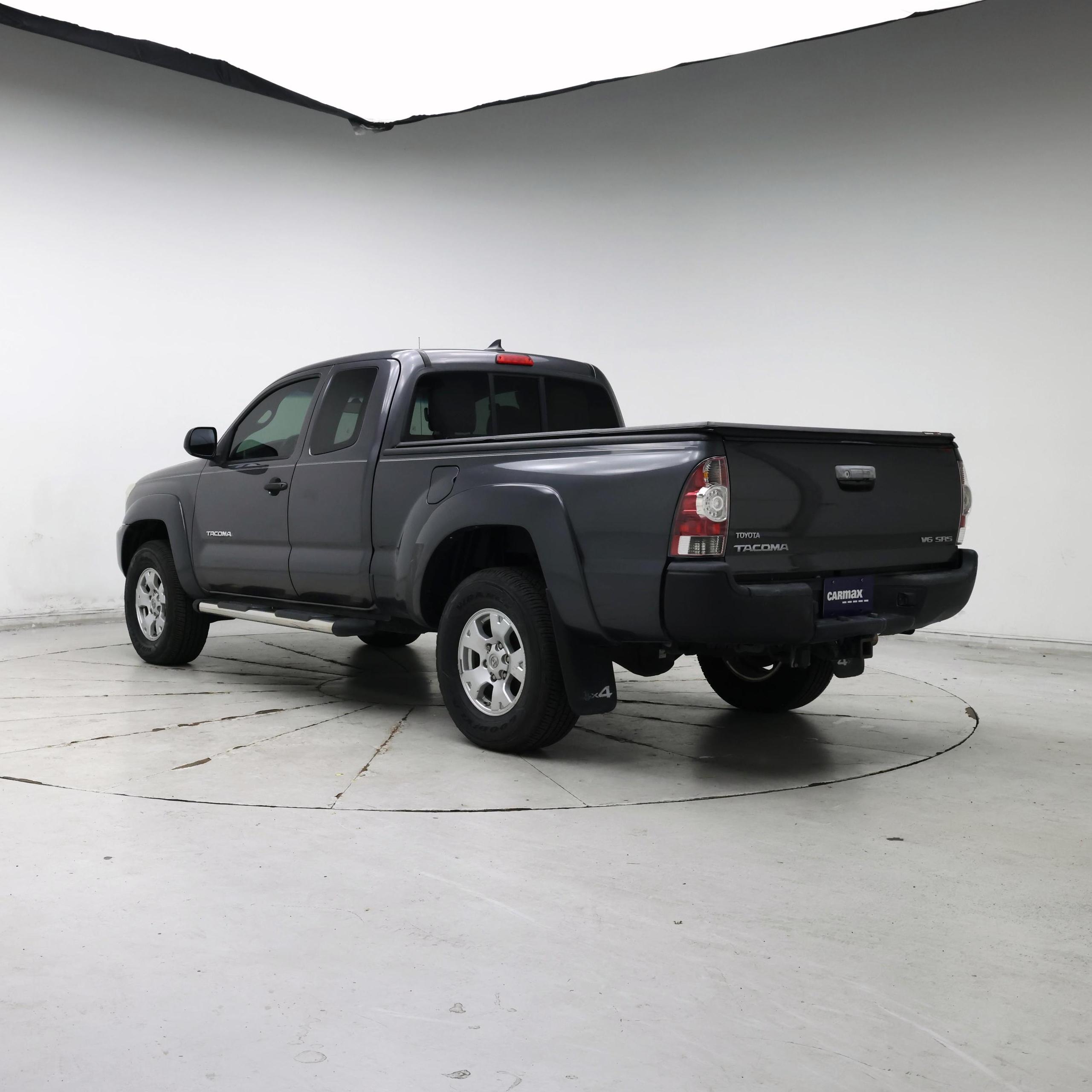 Thumbnail: 2015 Toyota Tacoma - 2