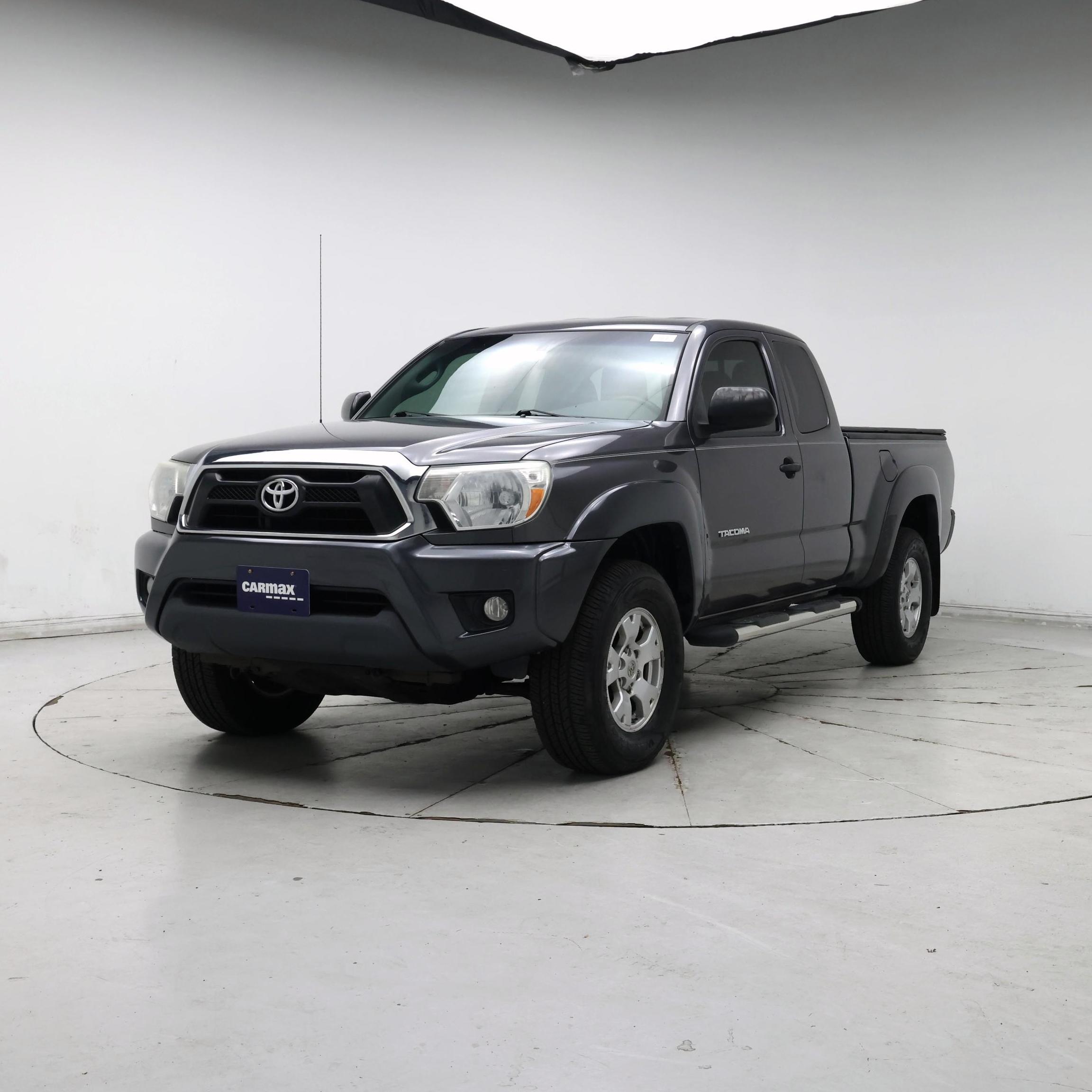 Thumbnail: 2015 Toyota Tacoma - 4