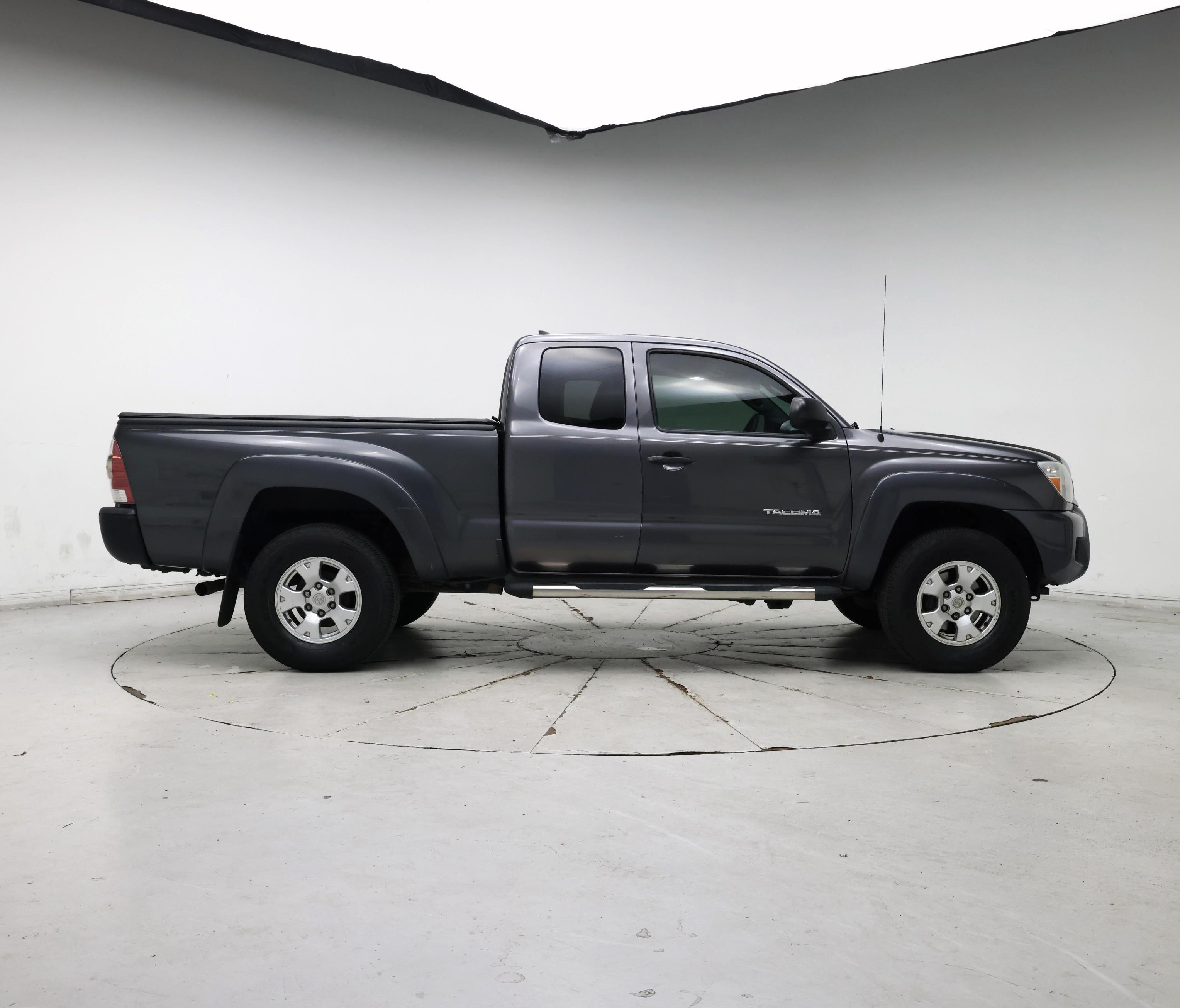 Thumbnail: 2015 Toyota Tacoma - 7