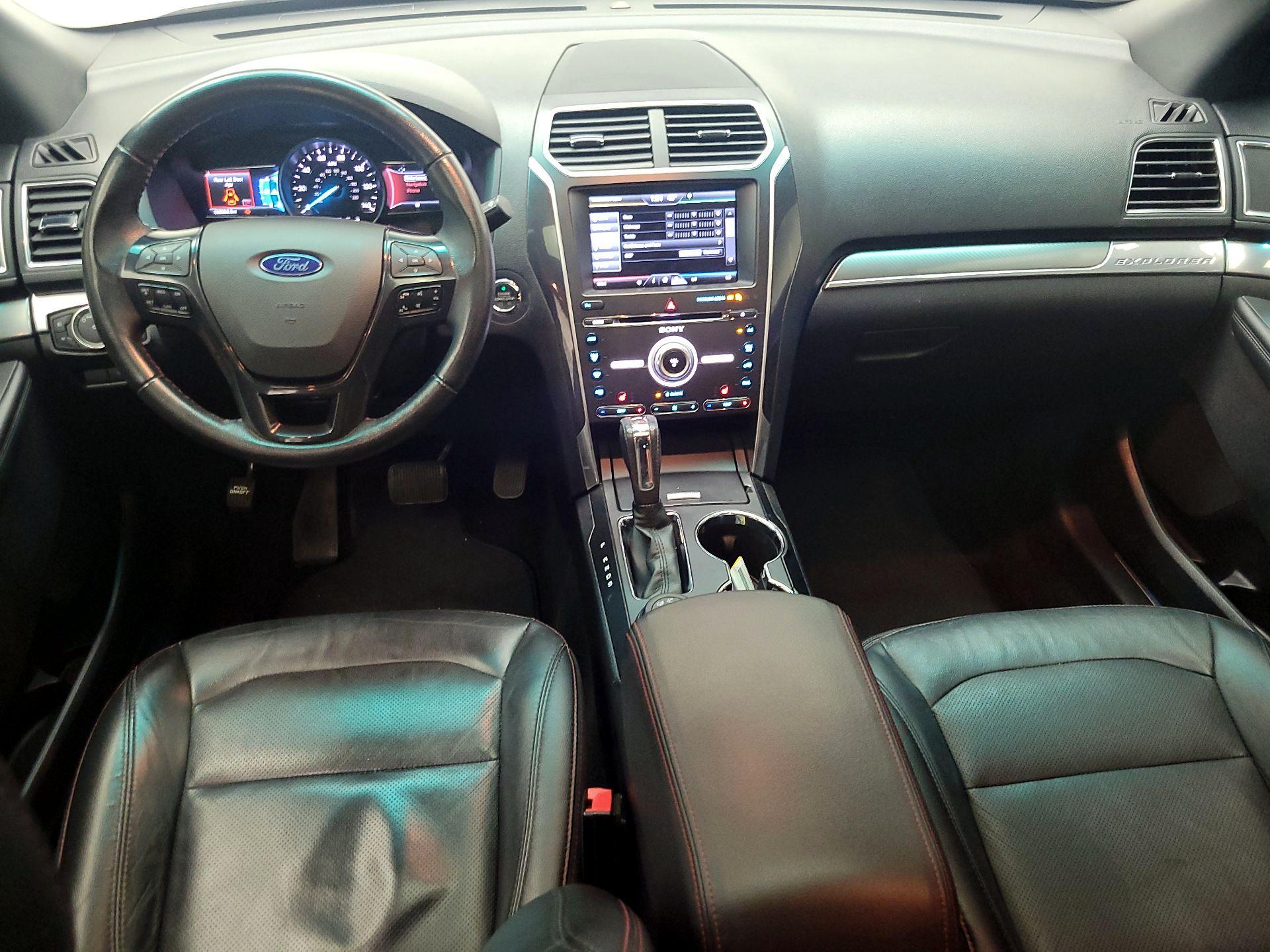 Thumbnail: 2016 Ford Explorer - 9