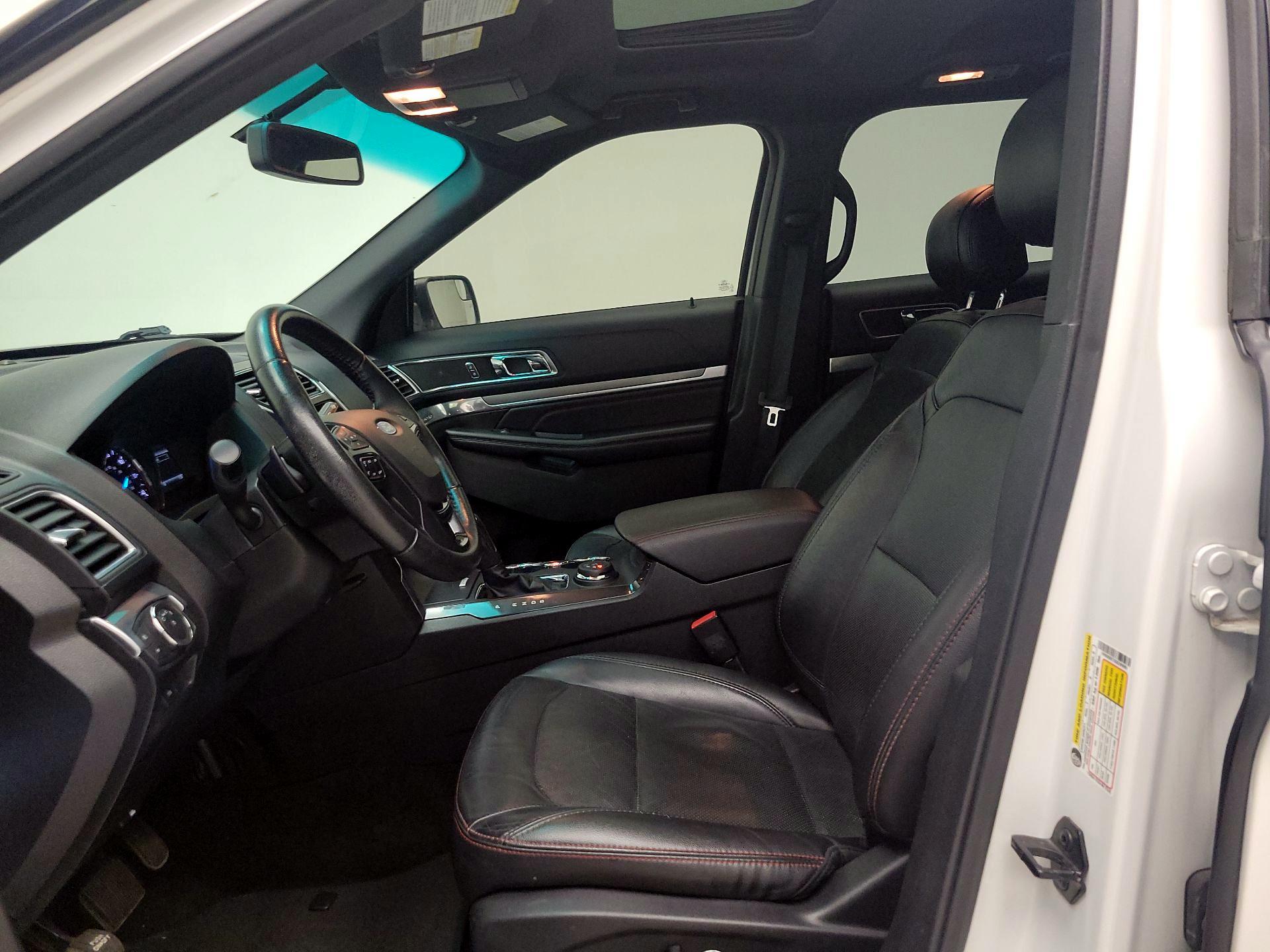 Thumbnail: 2016 Ford Explorer - 11