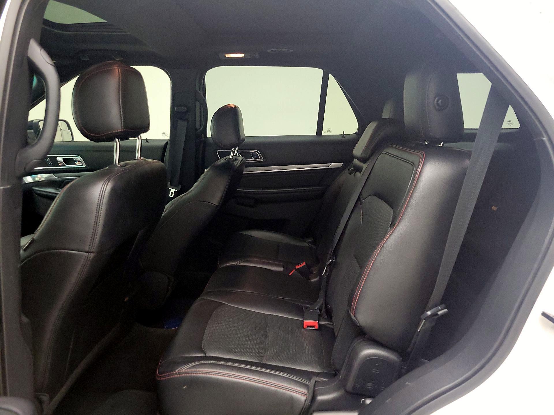 Thumbnail: 2016 Ford Explorer - 20