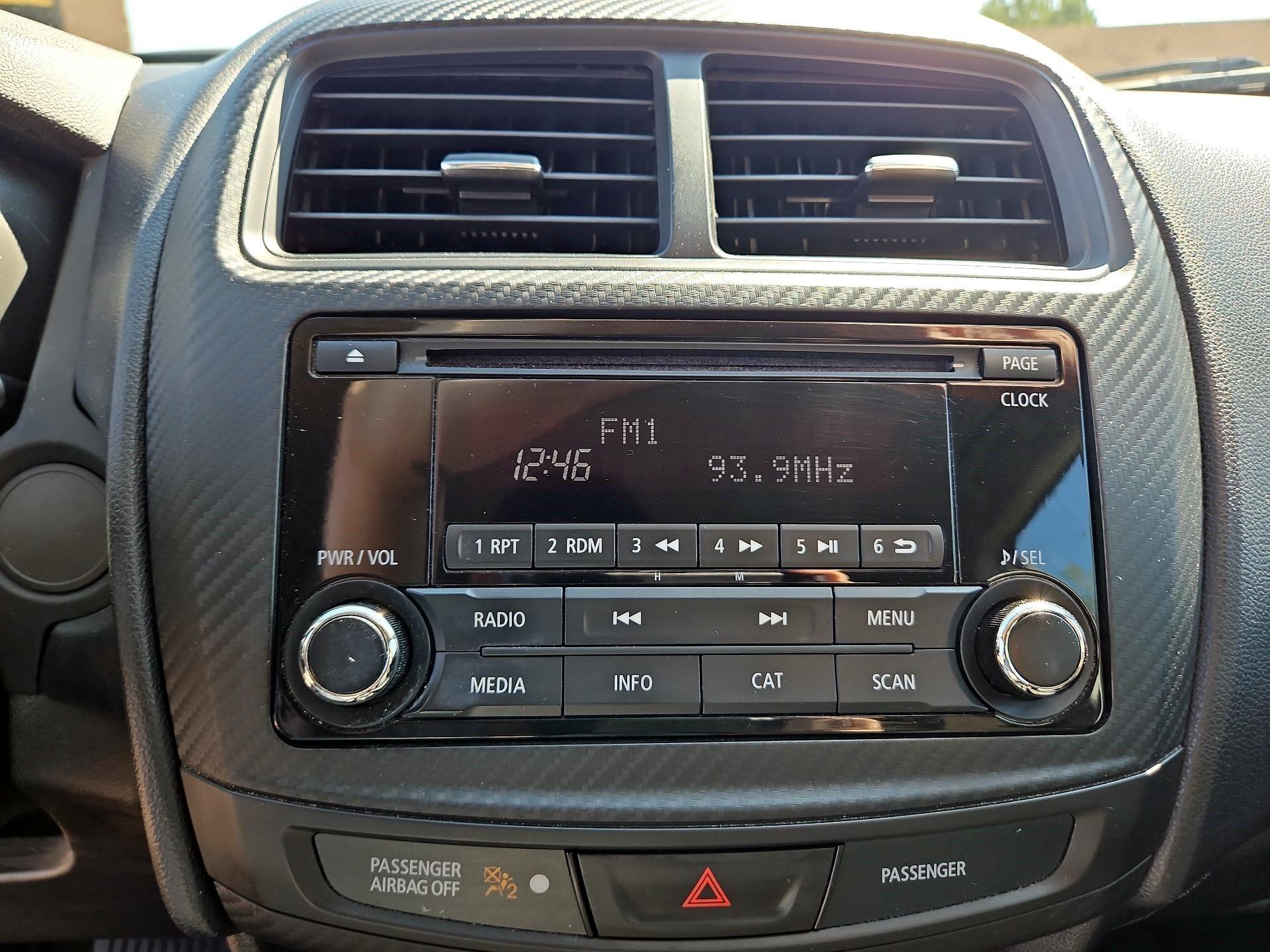 Thumbnail: 2015 Mitsubishi Outlander Sport - 12