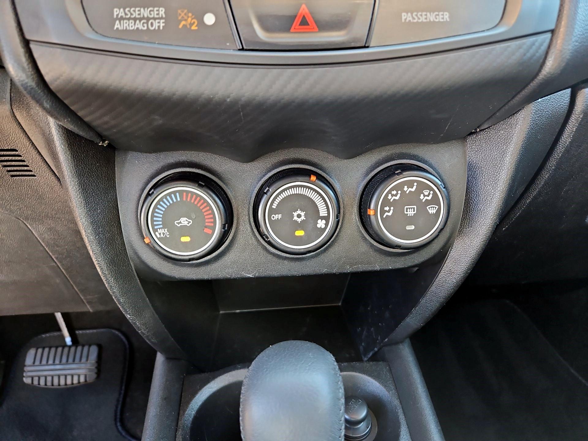 Thumbnail: 2015 Mitsubishi Outlander Sport - 13