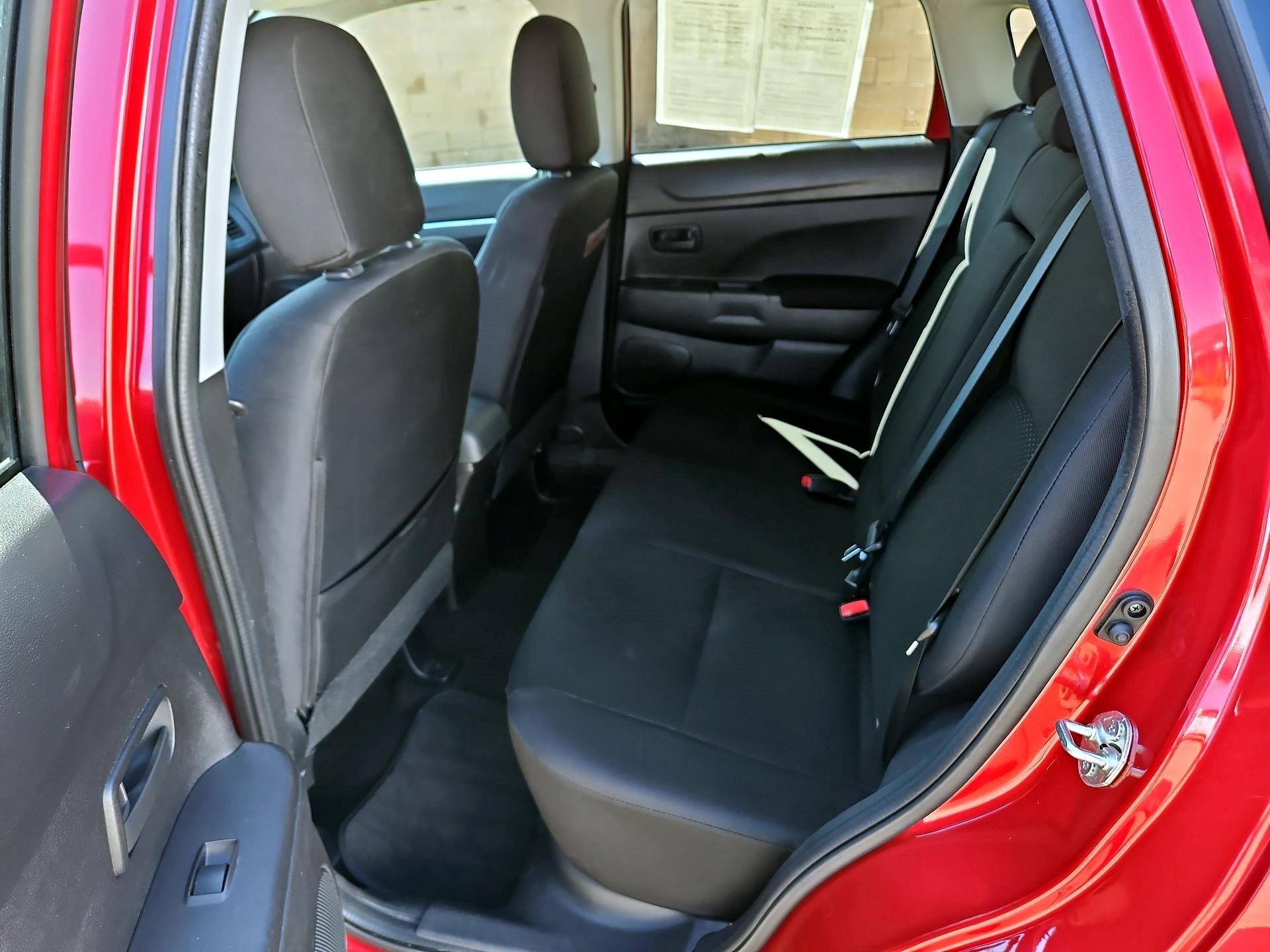 Thumbnail: 2015 Mitsubishi Outlander Sport - 16